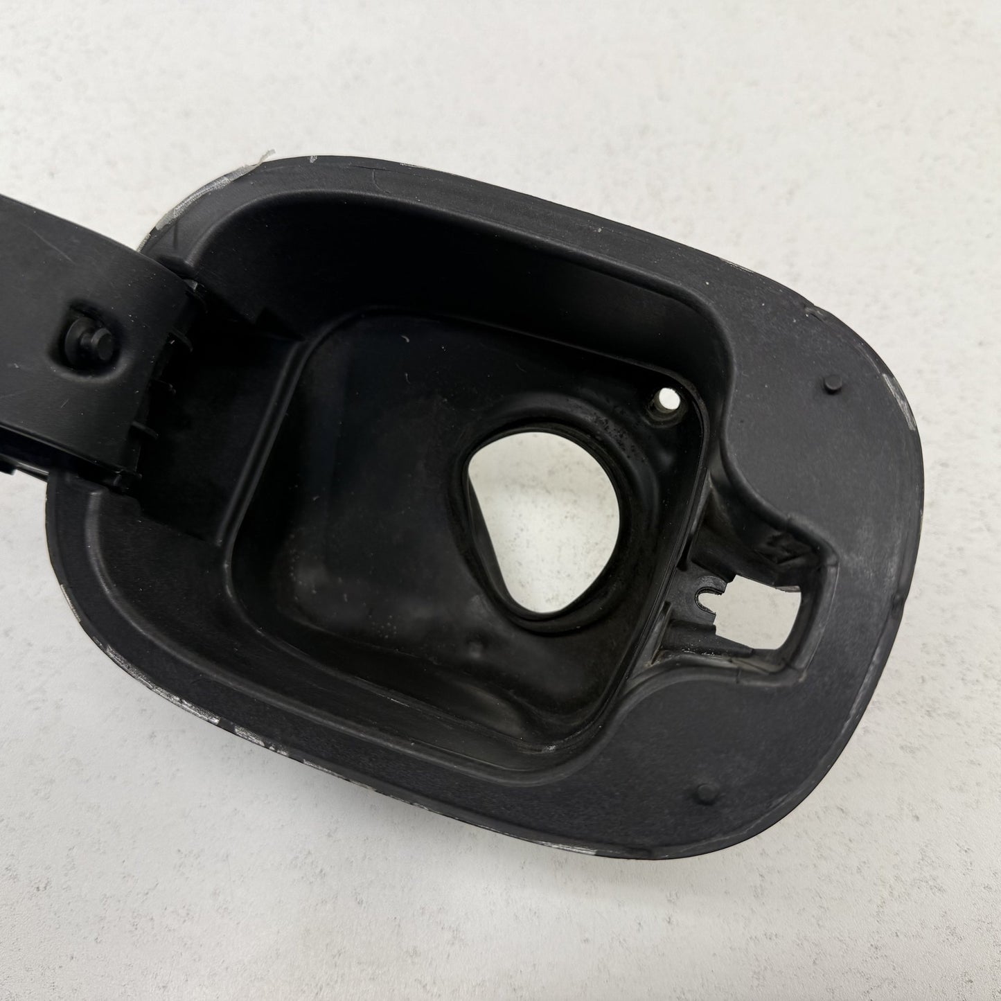 2014-2018 Bentley Flying Spur Fuel Tank Gas Cap Door Lid Cover 4W0809857A OEM