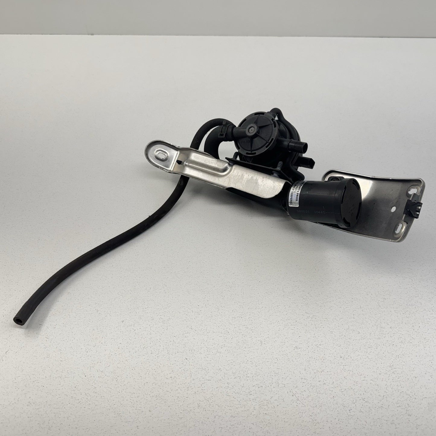 08-15 Audi TT Evap Leak Detection Canister 8J0906271 OEM