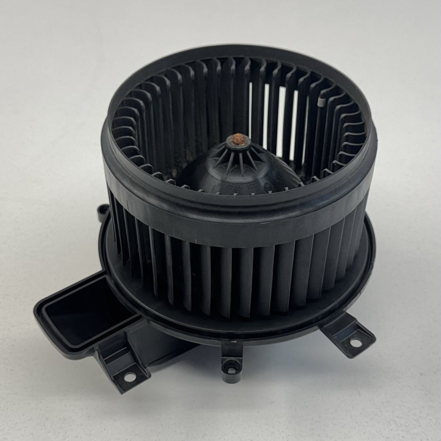 14-24 Maserati Ghibli HVAC AC Air Temperature Fan Blower Motor Wheel OEM