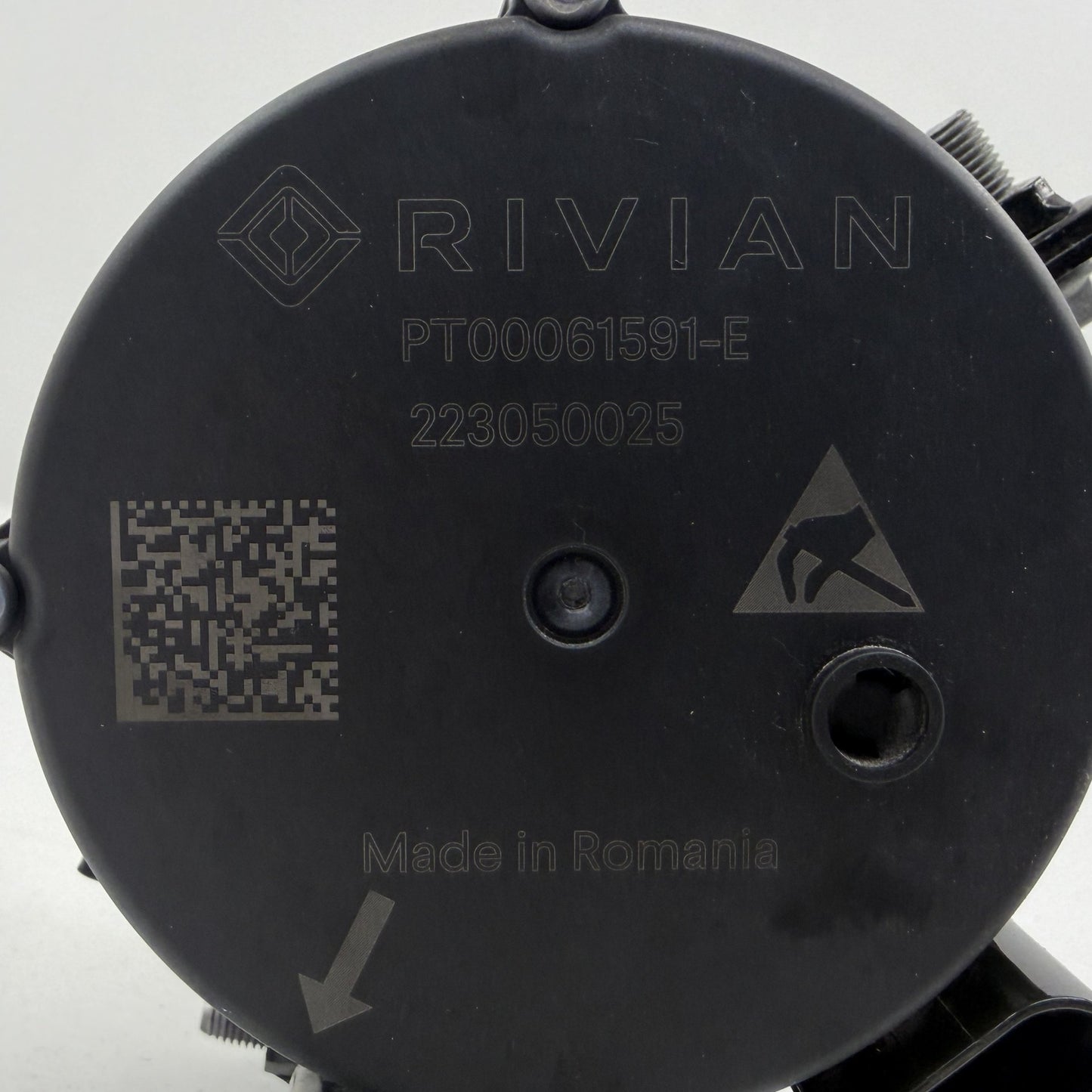 2022-2024 Rivian R1S Right Front Auxiliary Coolant Water Pump PT00061591-E OEM