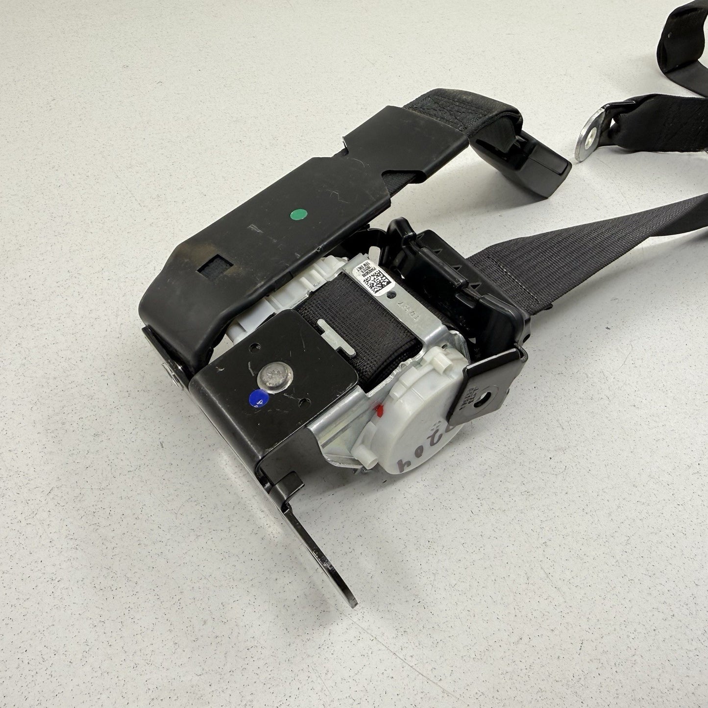 19-24 Ram 2500 3500 Rear Seatbelt Seat Belt Retractor Set Black OEM