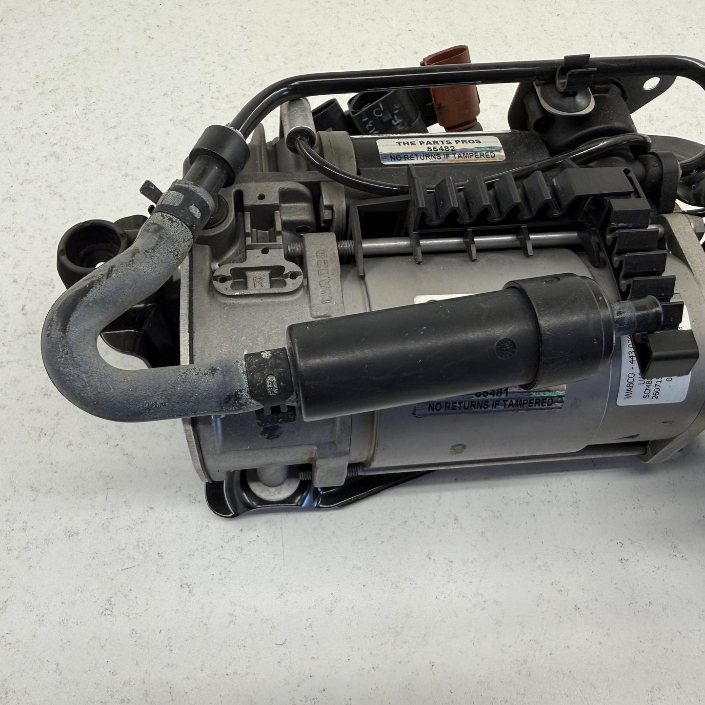 2014-2018 Bentley Flying Spur Air Suspension Compressor Pump W/ Valve Block OEM
