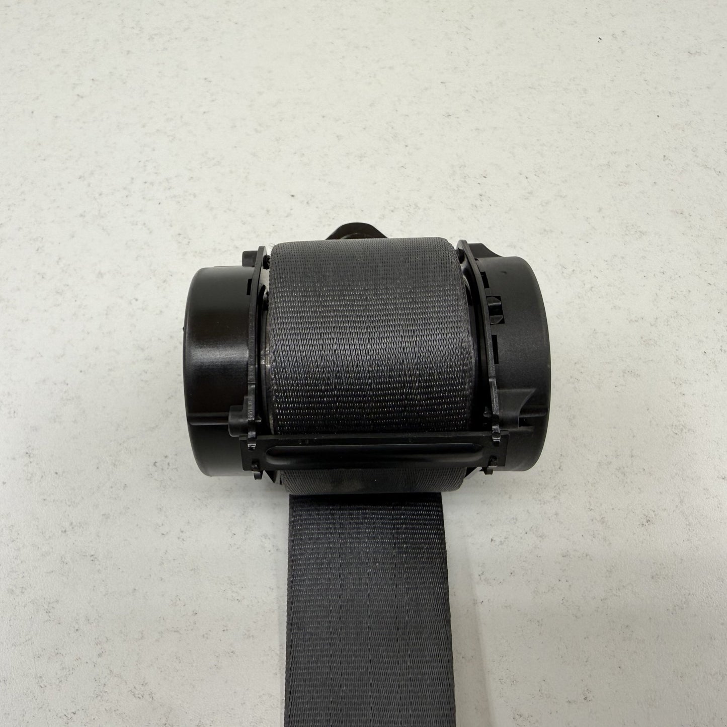 2022-2024 Rivian R1S Left Rear 3rd Third Row Seatbelt Seat Belt Retractor OEM