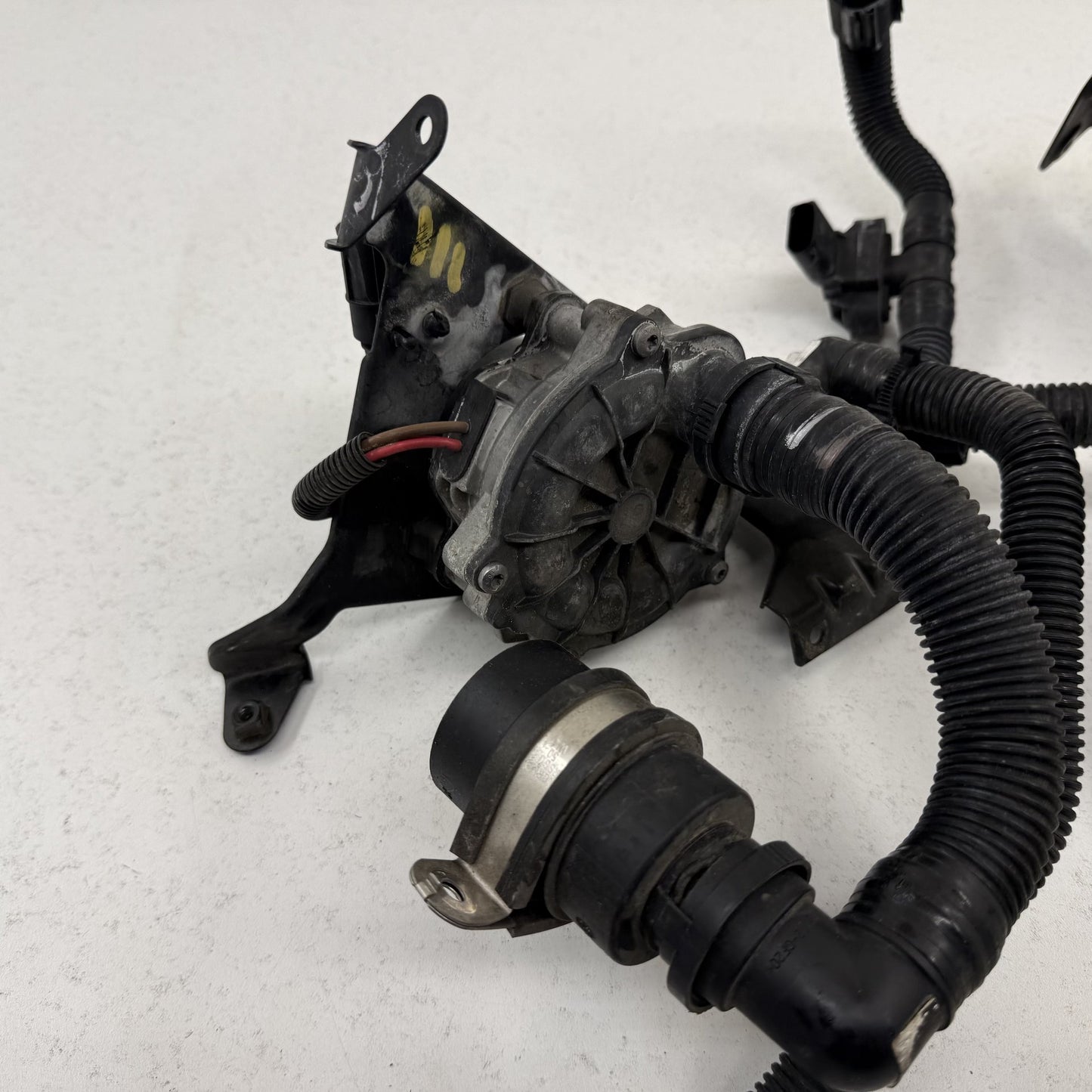 2014-2018 Bentley Flying Spur Secondary Air Injection Smog Pump Assembly Set OEM