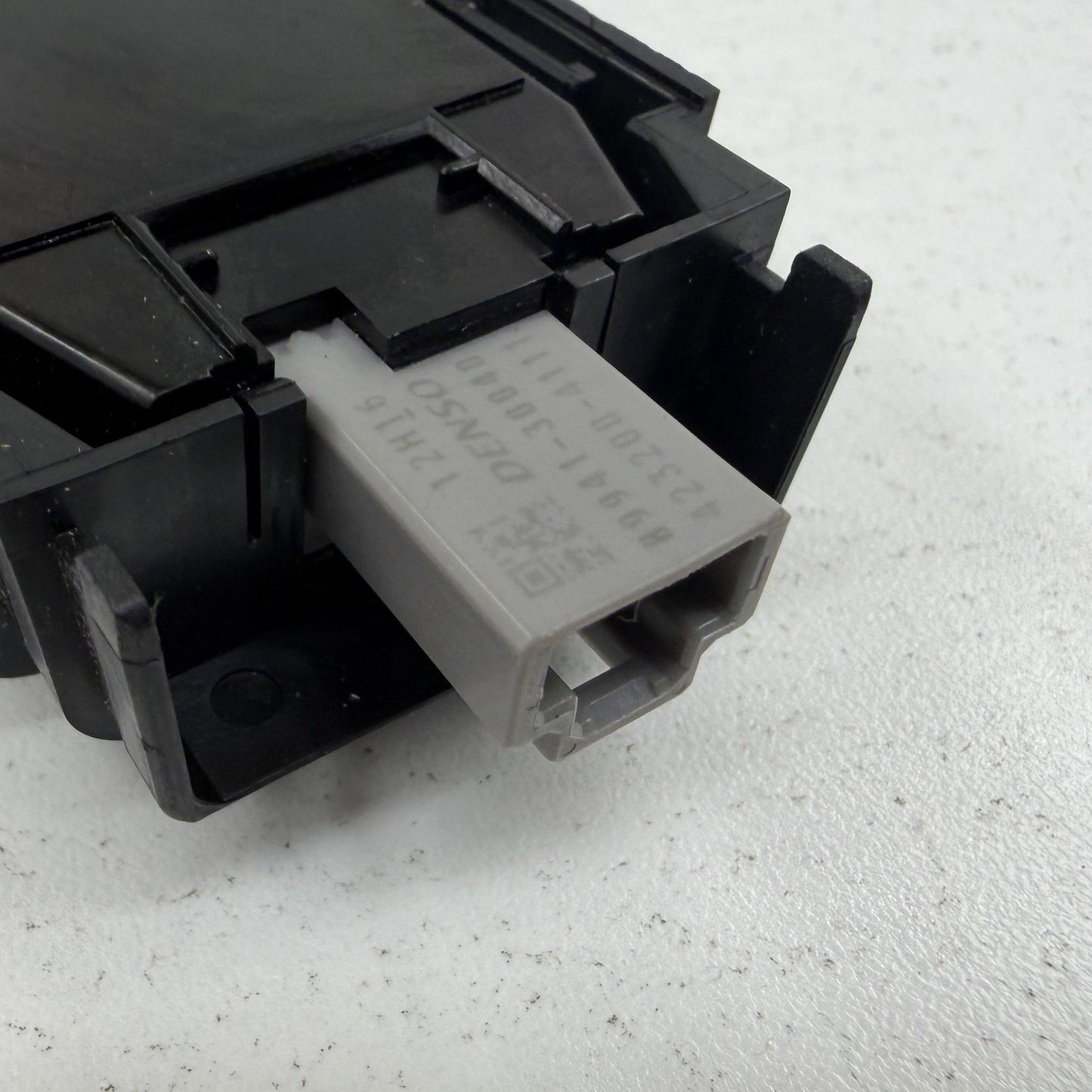 2021-2025 Toyota RAV4 Front Windshield Rain Sensor Module 89941-30040 OEM