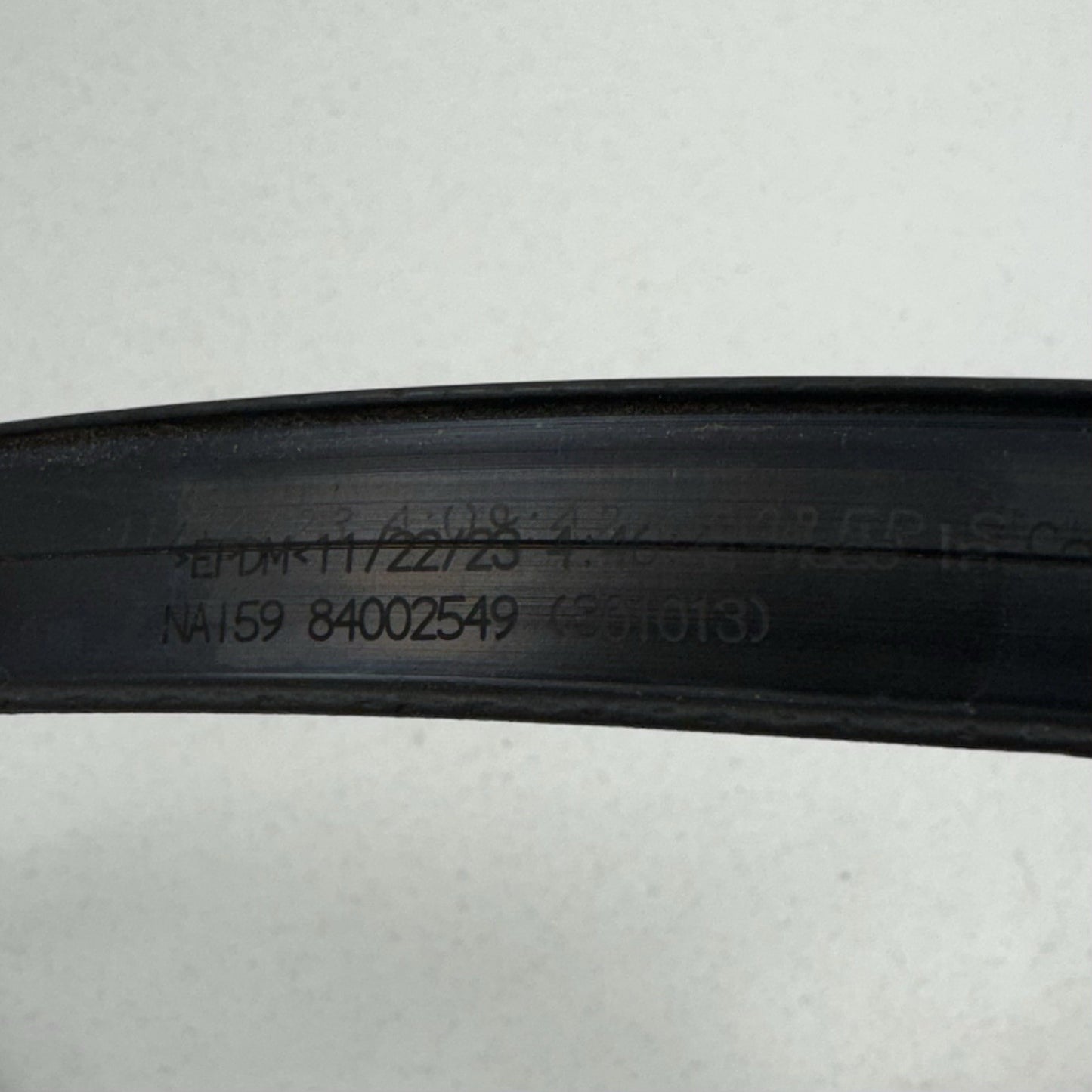 16-24 Chevrolet Camaro Side skirt Weather Strip Seal Left Or Right 84002549 OEM