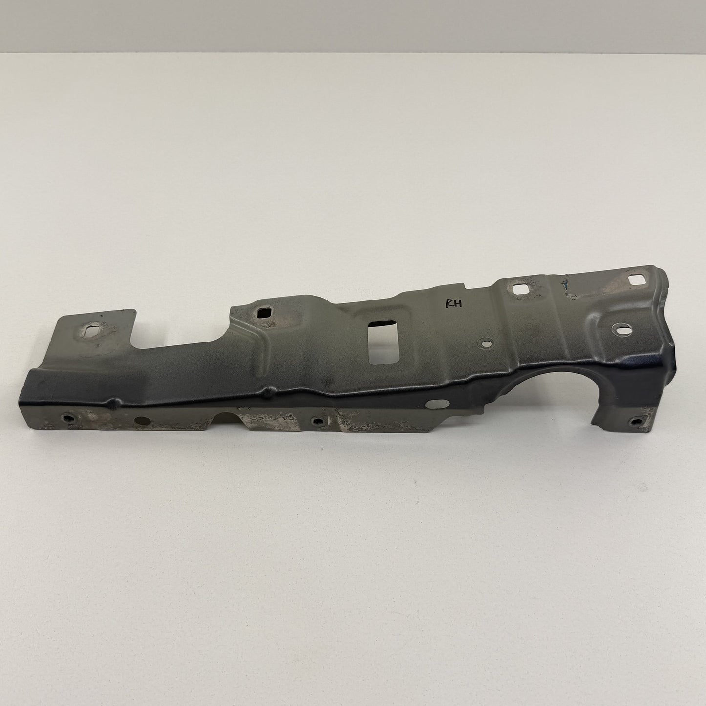 2022-2024 Rivian R1S Passenger Right Front Fender Mount Bracket OEM