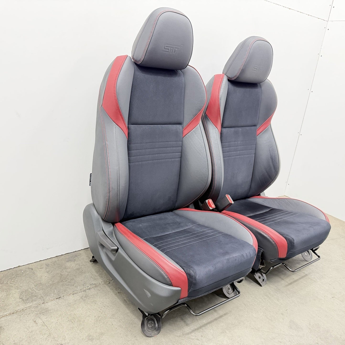 18-21 Subaru WRX STI Left And Right Front Seat Pair Leather Suede OEM Nice!