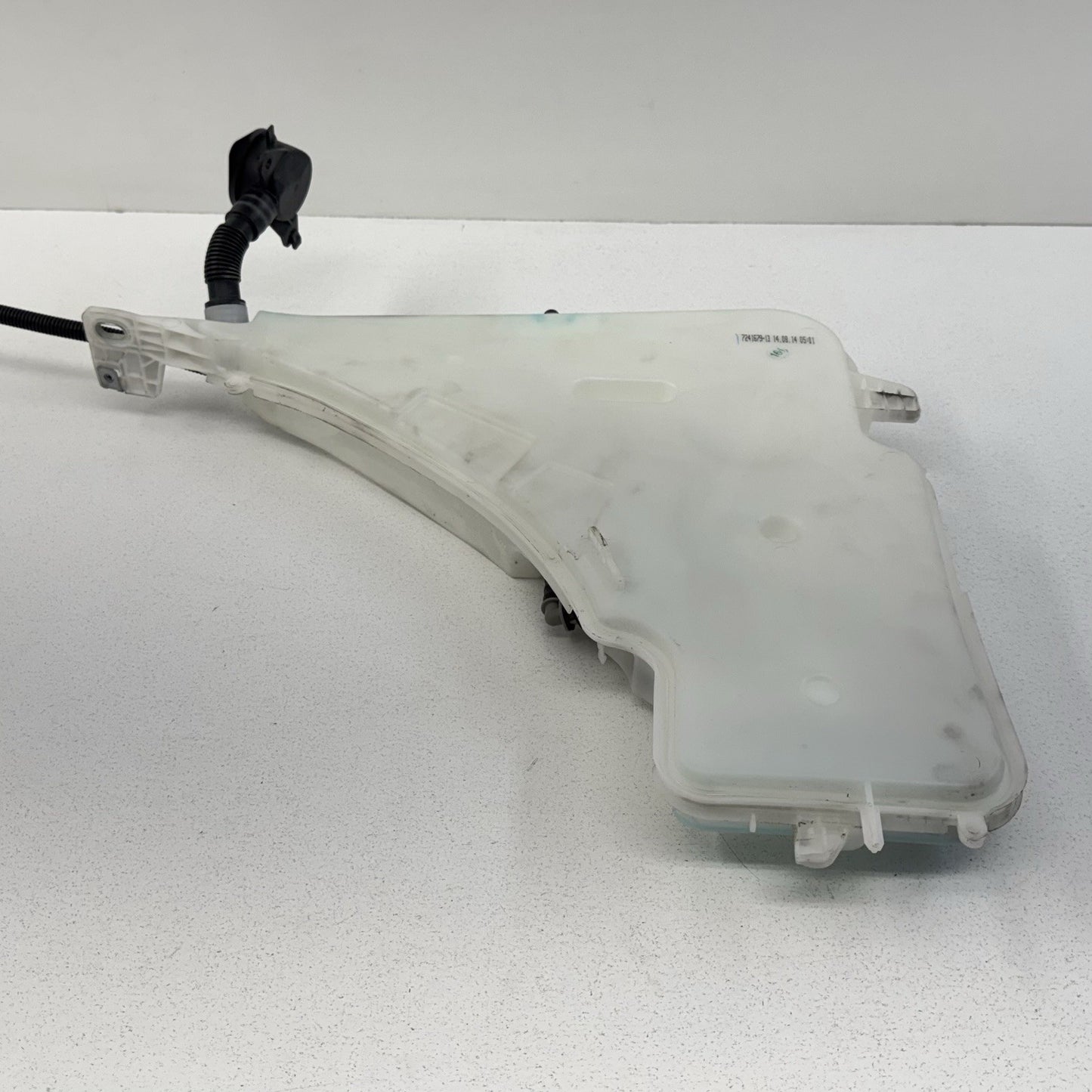 12-18 BMW F30 F80 M3 Windshield Washer Reservoir Bottle Tank 7241679 OEM
