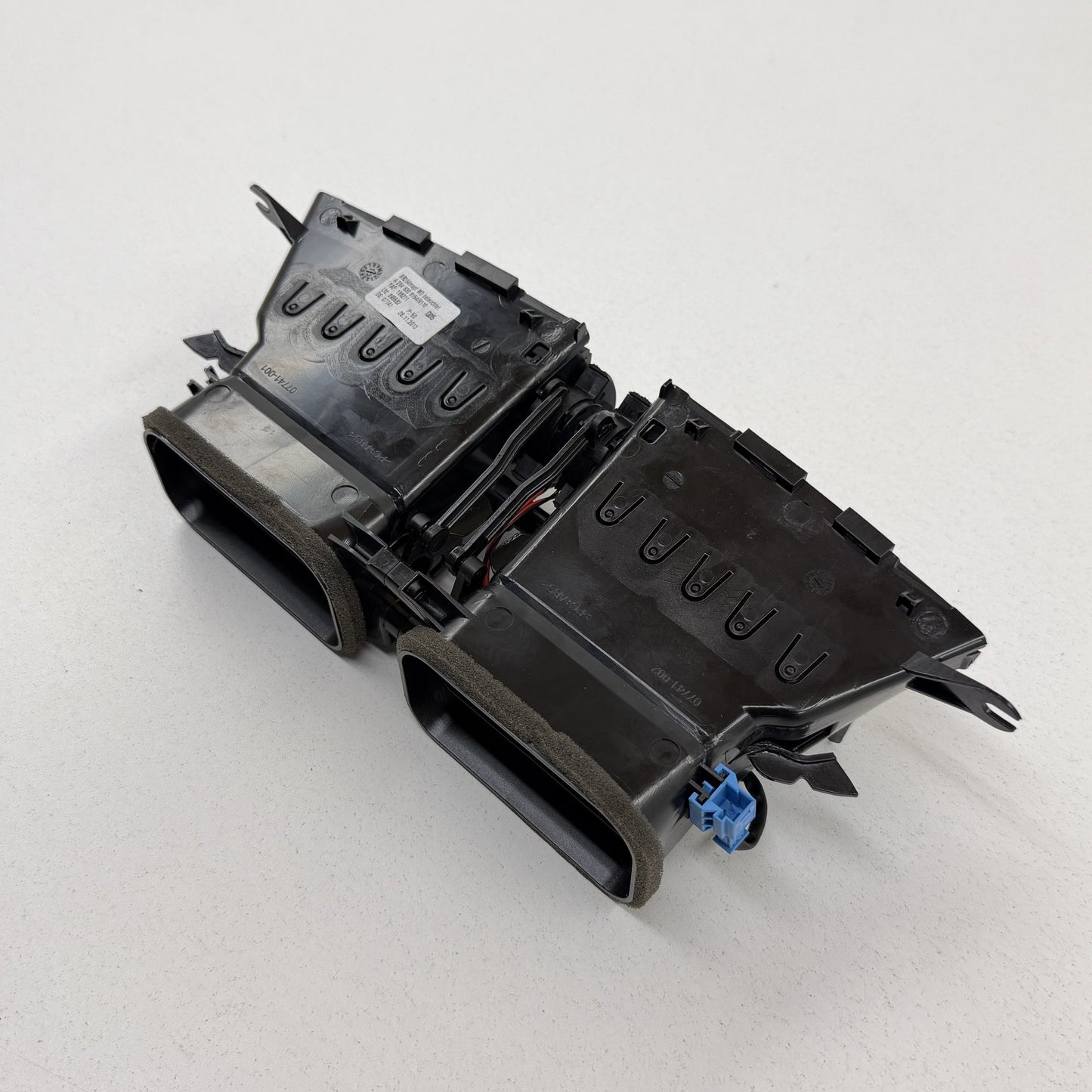 2012-2014 Mercedes-Benz C250 W204 Center Dash A/C Air Vent 2048306154 OEM