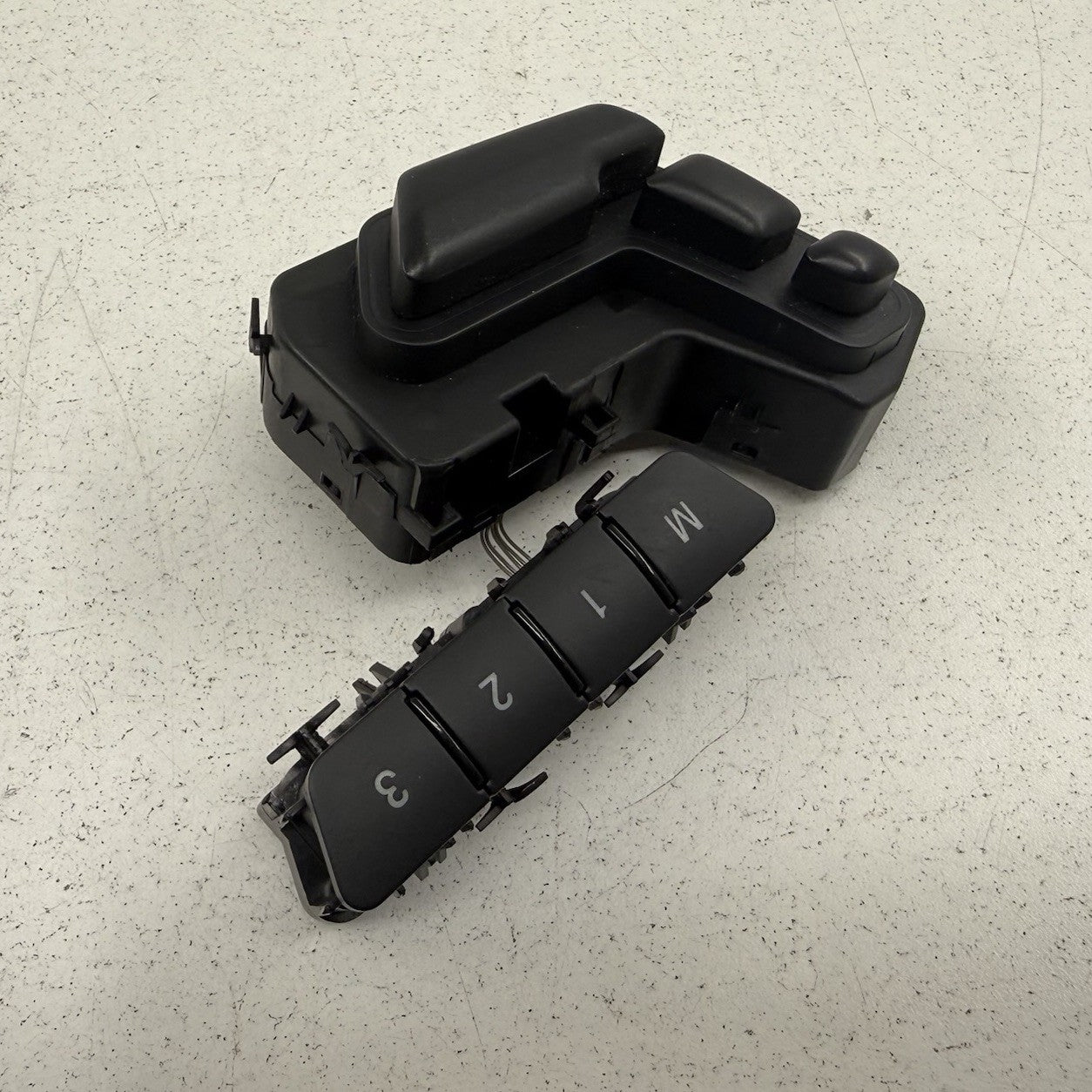 12-18 Mercedes W218 CLS550 Driver Left Front Seat Control Switch OEM