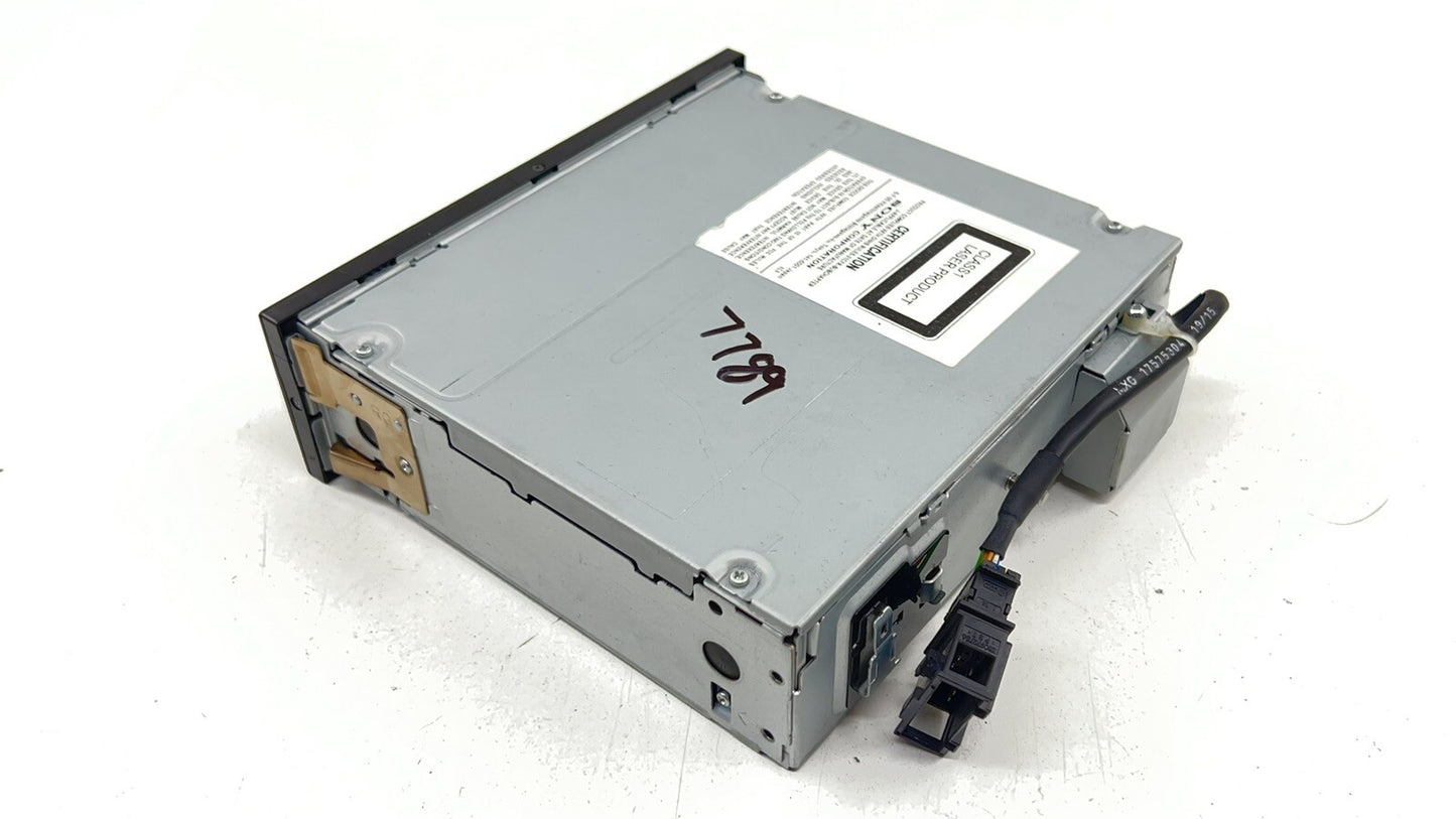 13-18 BENTLEY FLYING SPUR SONY MULTIMEDIA CD CHANGER PLAYER 3W0 035 110 B OEM