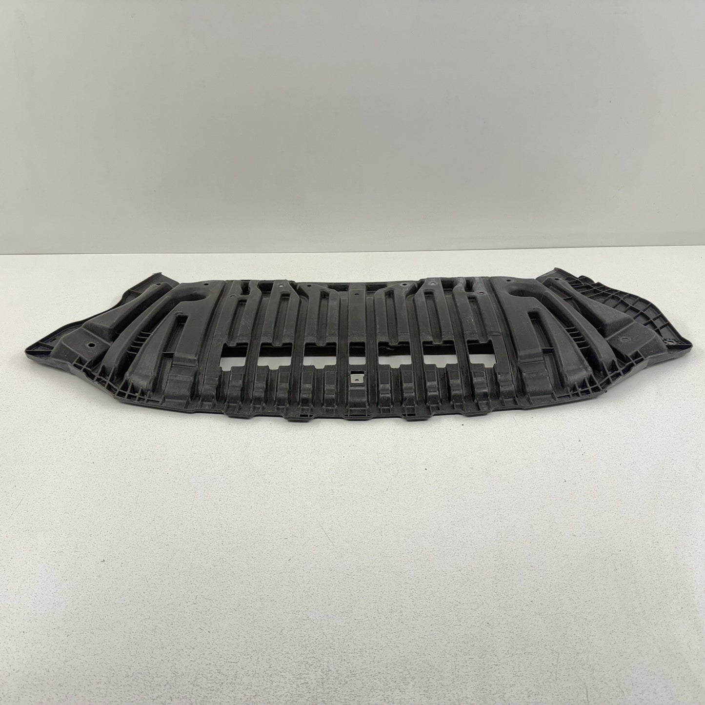 12-18 Mercedes W218 CLS550 Front Bumper Under Tray Splash Shield 2125203923 OEM