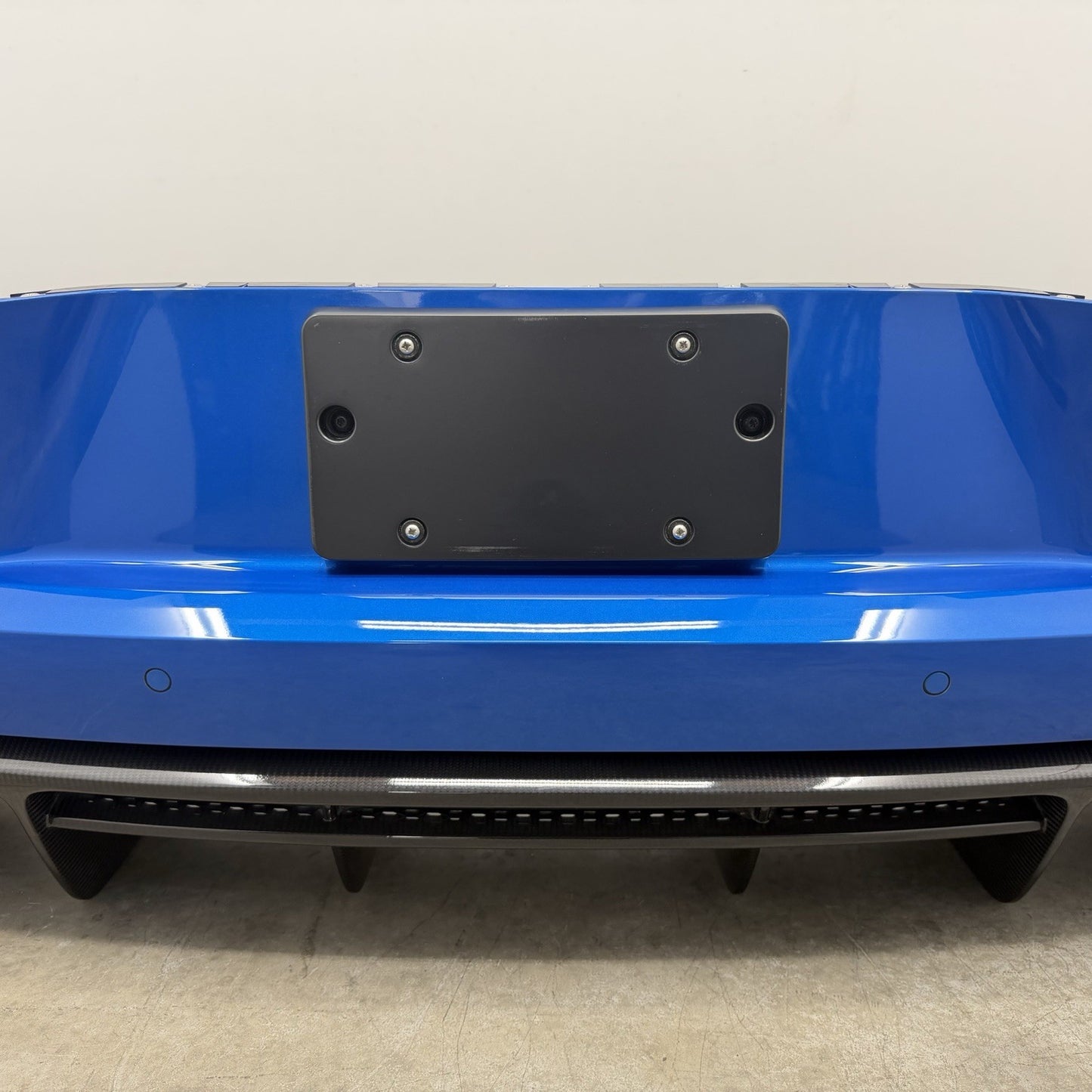 17-18 Audi R8 Rear Bumper Cover Complete W/ Carbon Fiber Valance & Sensors OEM