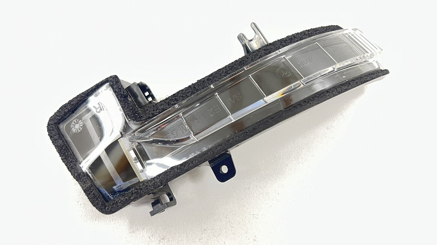 22-24 CADILLAC CT5 V BLACKWING RIGHT FRONT DOOR MIRROR TURN SIGNAL LIGHT OEM