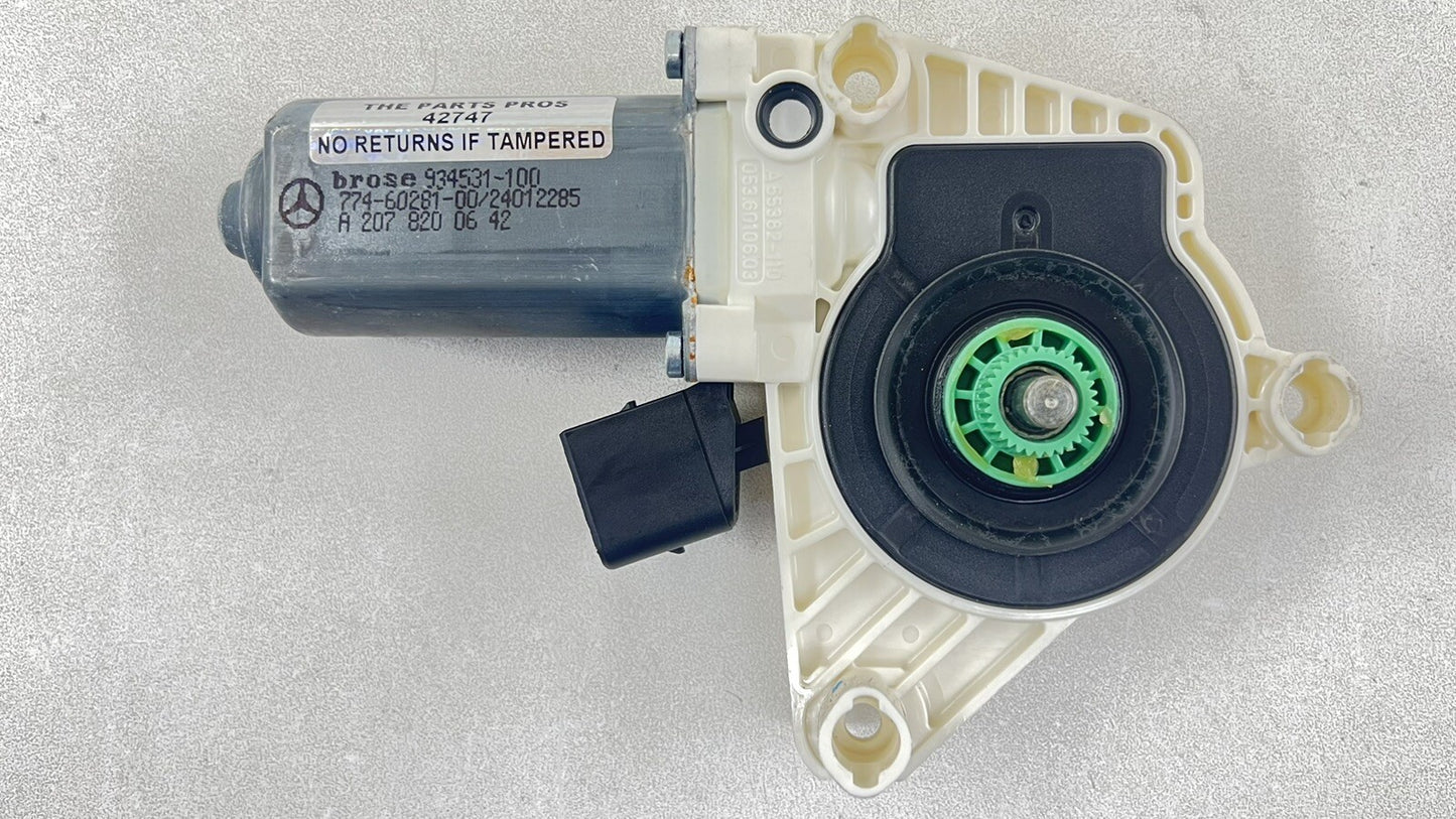 12-18 MERCEDES BENZ CLS550 W218 RIGHT REAR DOOR WINDOW REGULATOR MOTOR OEM