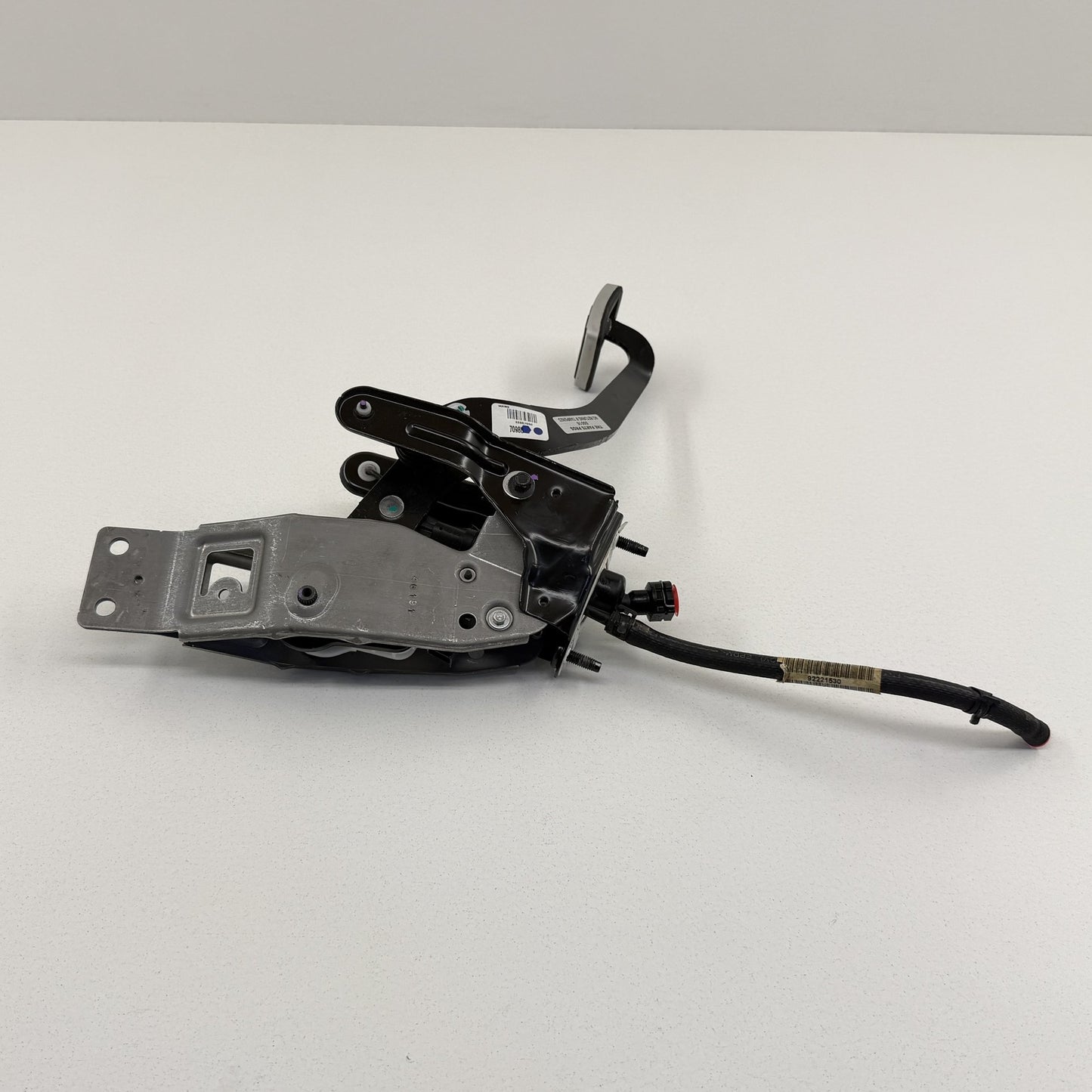 2010-2015 Chevrolet Camaro SS Manual Clutch &amp; Brake Pedal Assembly Pair OEM