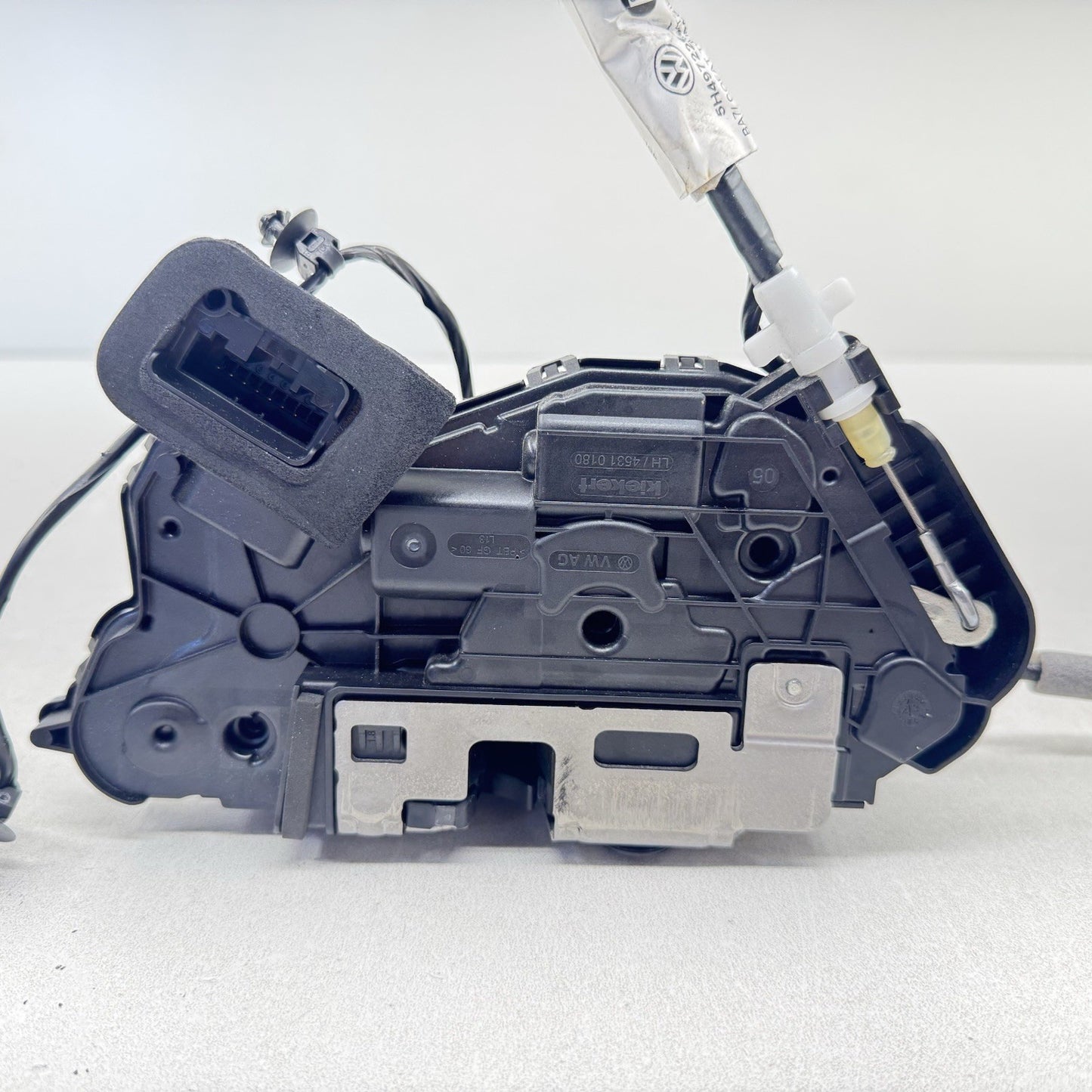 22-25 VOLKSWAGEN GOLF R MK8 DRIVER LEFT FRONT DOOR LATCH LOCK ACTUATOR OEM
