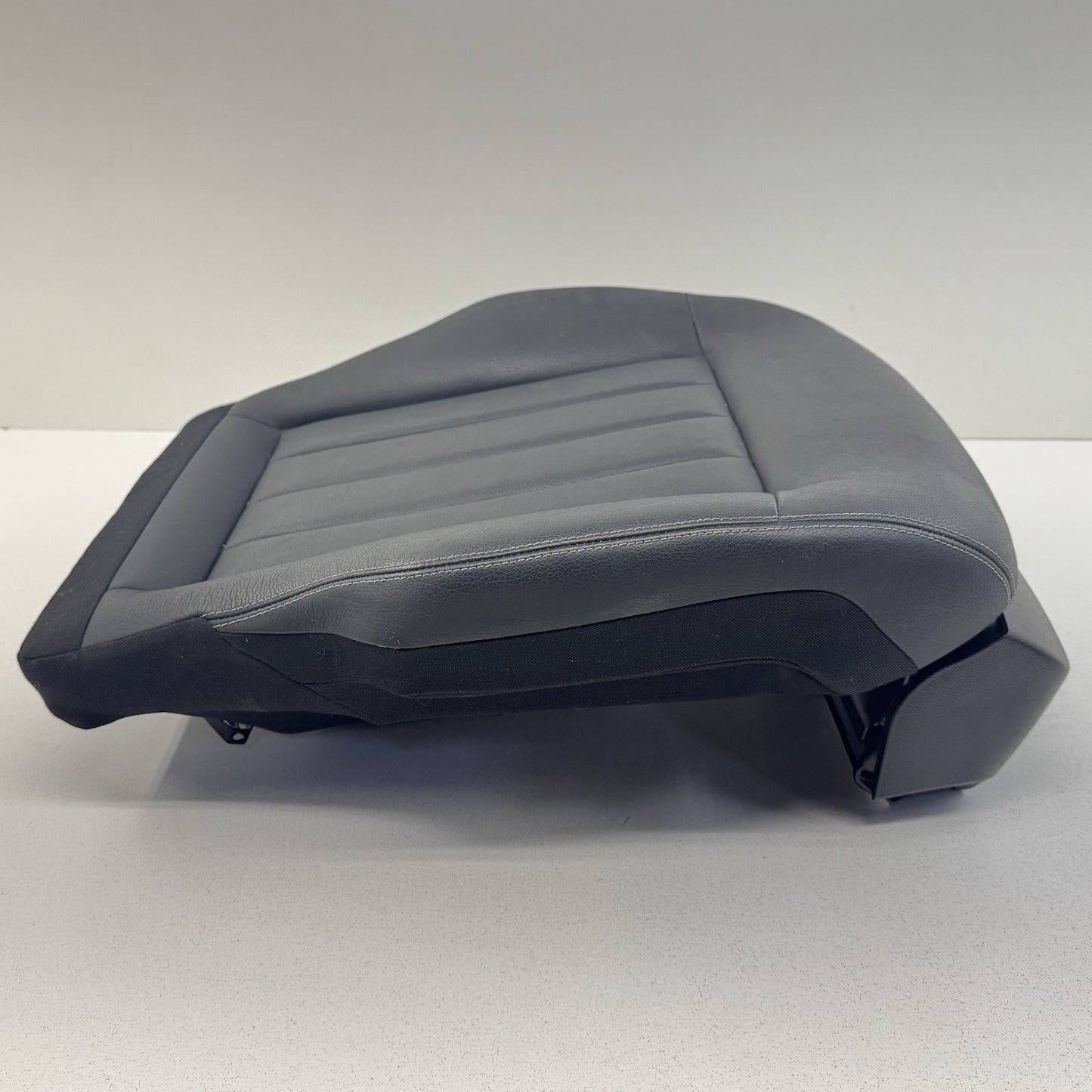 10-16 Mercedes W212 E350 Passenger Right Front Lower Seat Cushion Black OEM