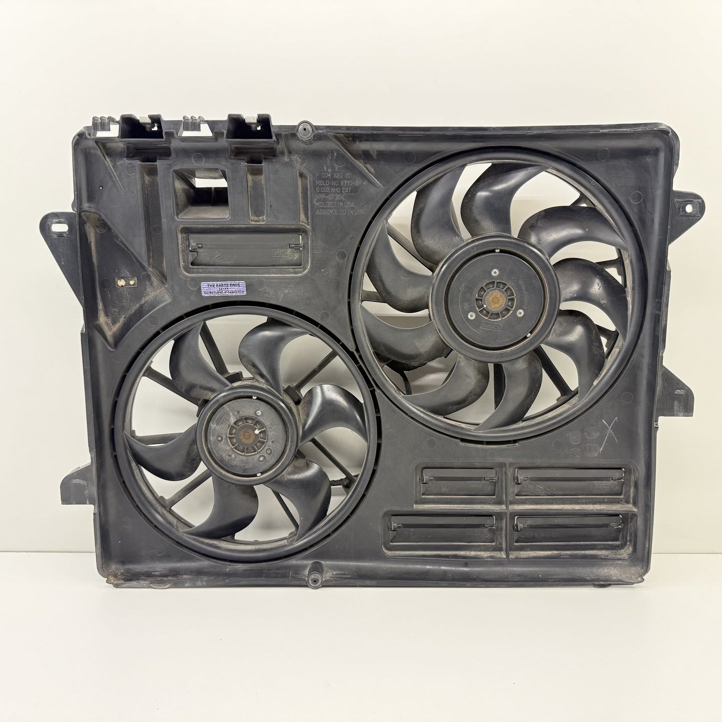 2015-2023 Ford Mustang GT Radiator Dual Cooling Fan Motor Shroud Assembly OEM