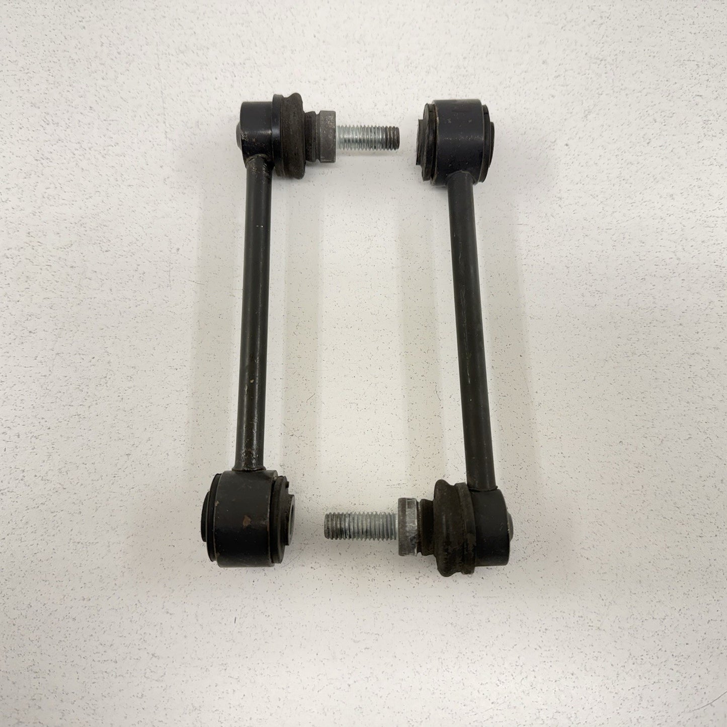 16-24 Chevrolet Camaro Rear Stabilizer Sway Bar End Link Pair Left & Right OEM
