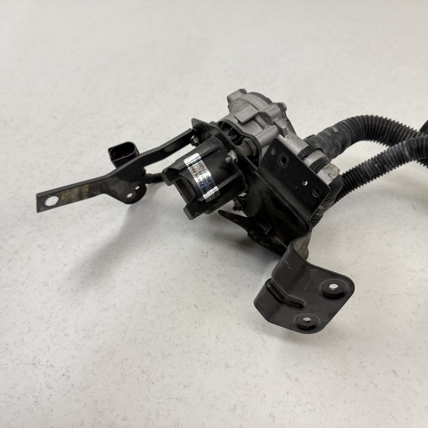 2014-2018 Bentley Flying Spur Secondary Air Injection Smog Pump Assembly Set OEM