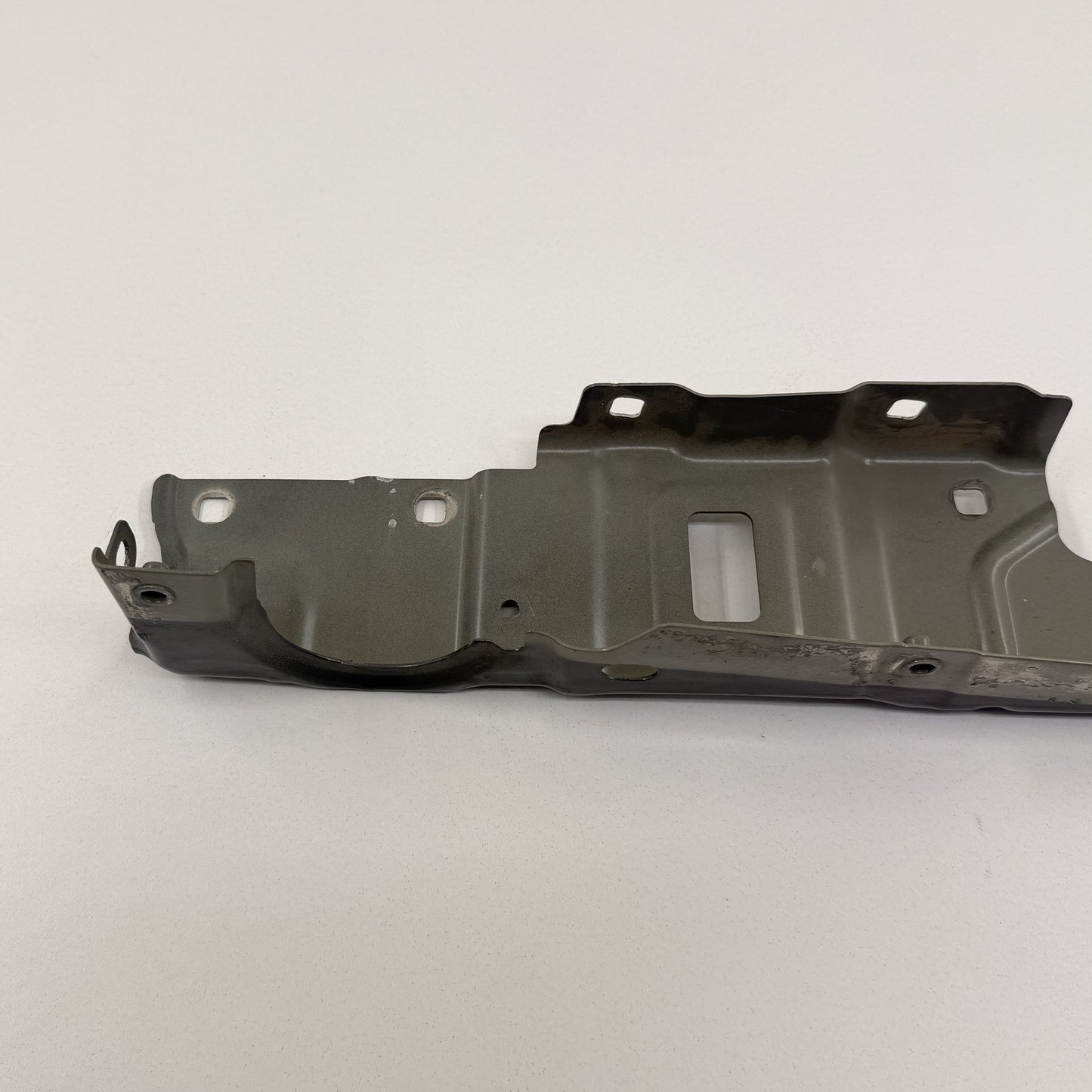 2022-2024 Rivian R1S Passenger Right Front Fender Mount Bracket OEM