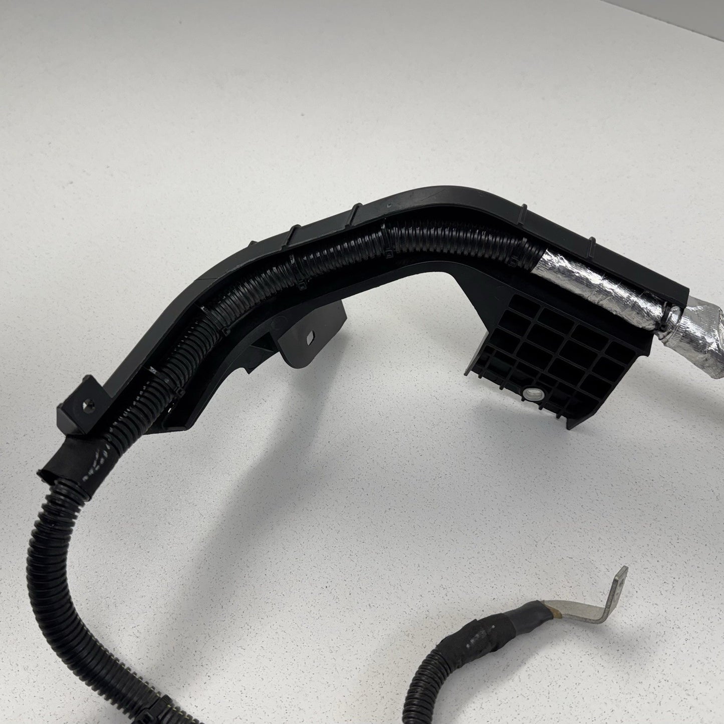 24-25 Silverado Sierra 2500 3500 Battery Positive Cable 84890607 OEM
