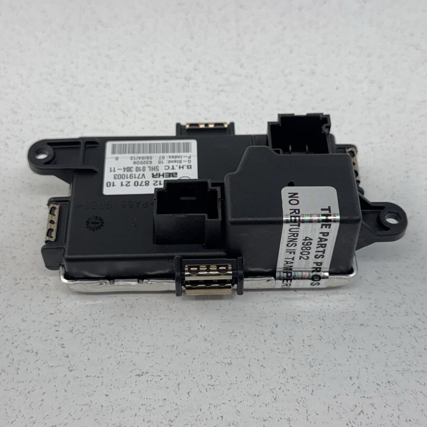 08-14 Mercedes W204 C250 HVAC Heater Blower Motor Resistor 2128702110 OEM