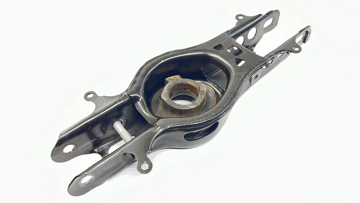 22-24 CADILLAC CT4 V BLACKWING RIGHT REAR SUSPENSION CONTROL ARM SET OEM