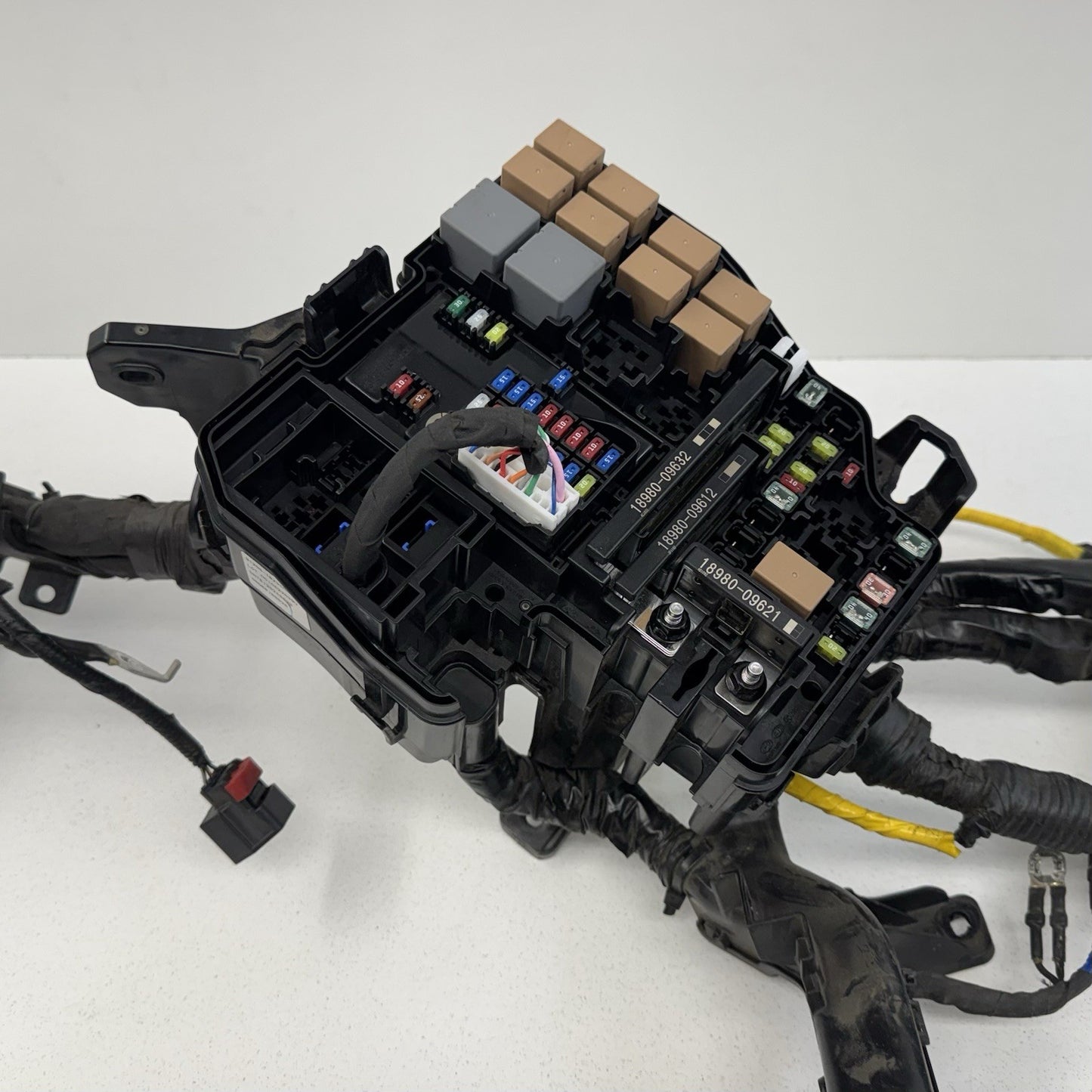 24-26 Hyundai Elantra N 2.0L Automatic Engine Wiring Harness With Fuse Box OEM