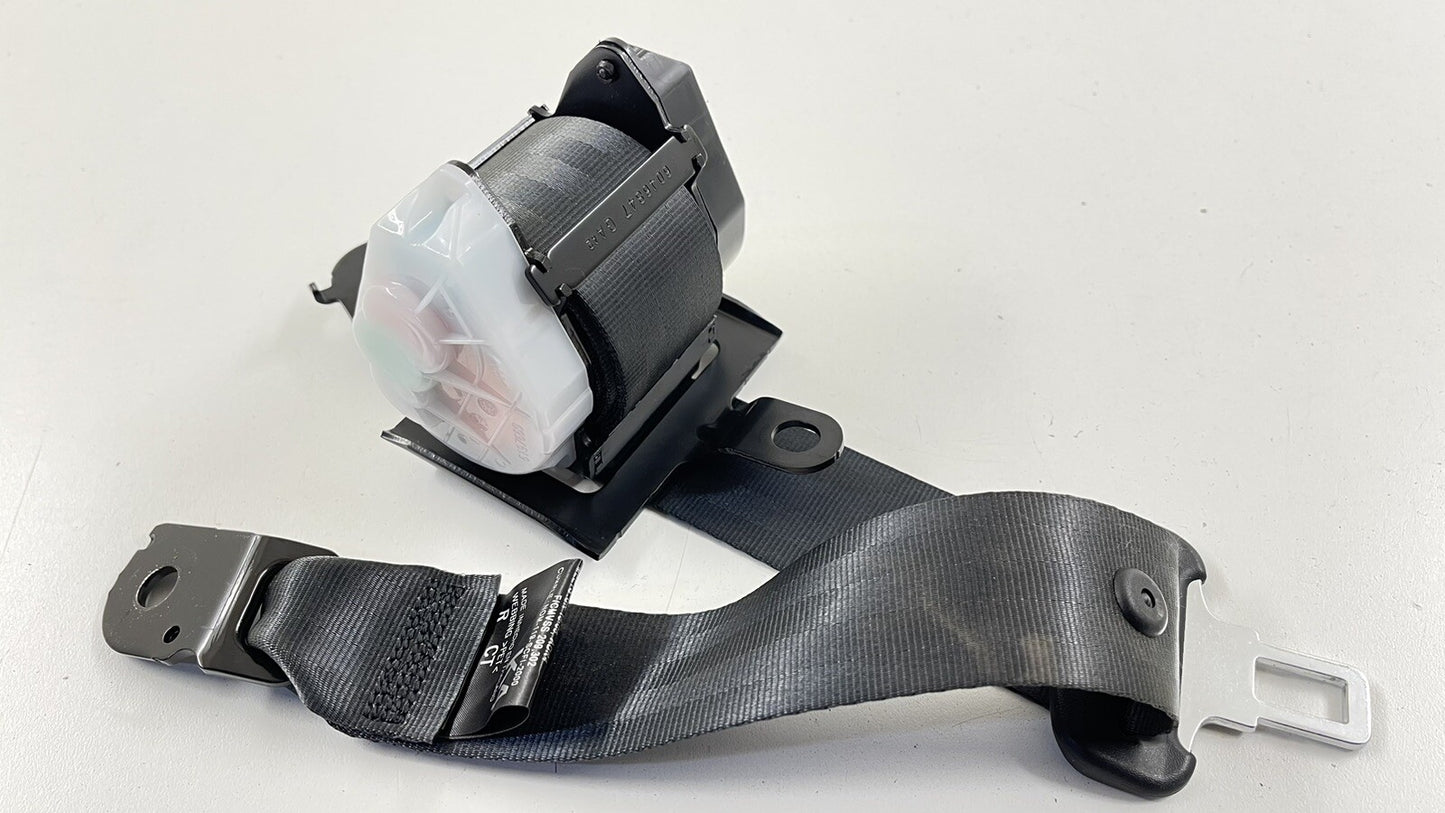 22-23 SUBARU WRX CENTER REAR SEATBELT SEAT BELT RETRACTOR BLACK OEM