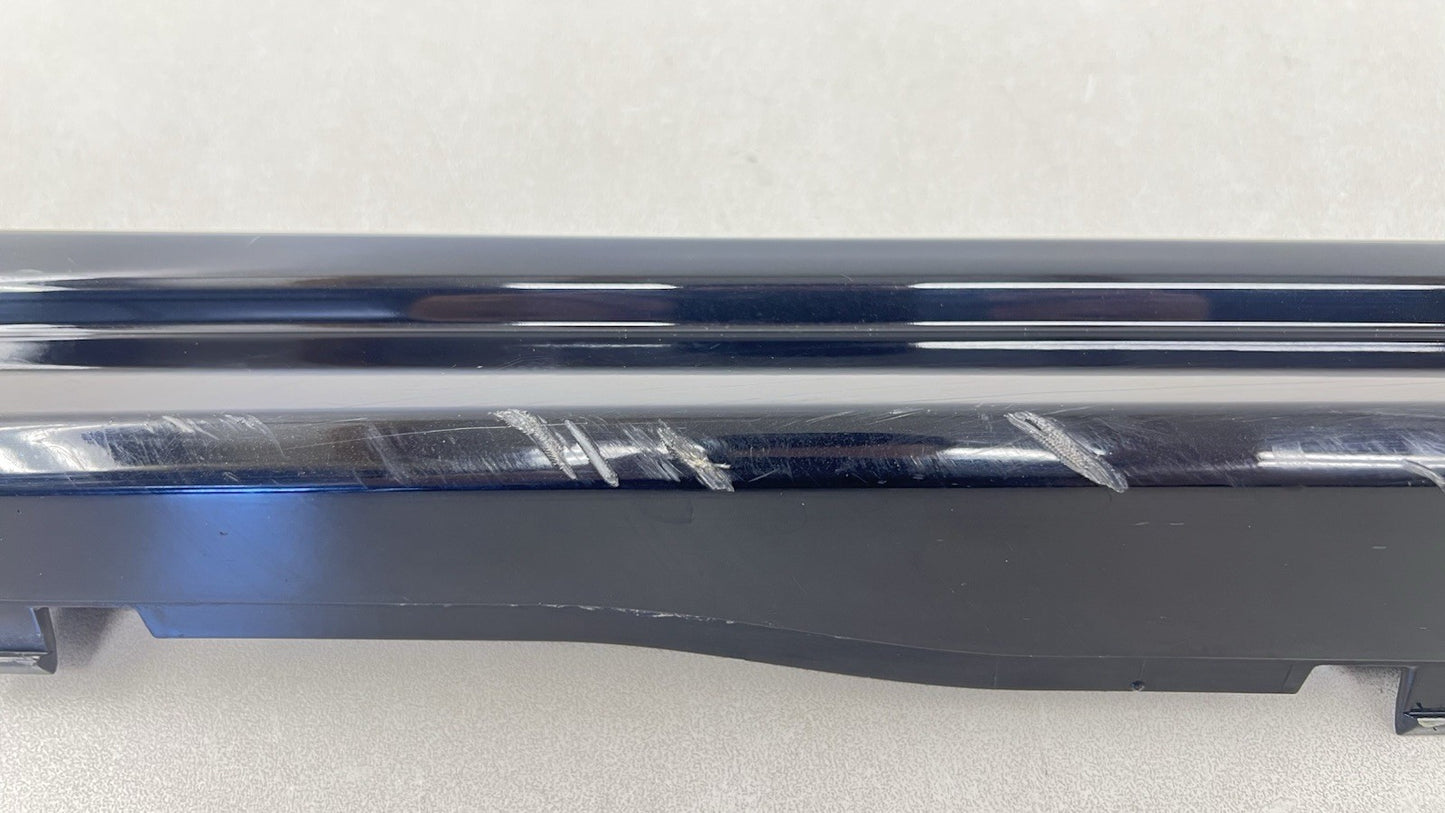 22-25 VOLKSWAGEN GOLF R MK8 PASSENGER RIGHT SIDE SKIRT ROCKER PANEL TRIM OEM