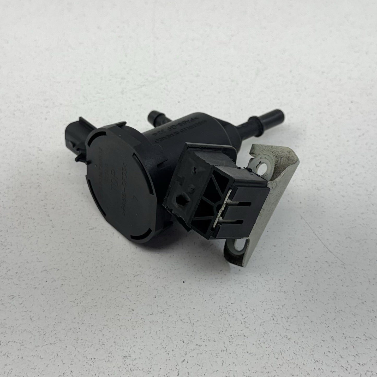 12-18 Mercedes W218 CLS550 Fuel Emission System Purge Valve 0014760532 OEM