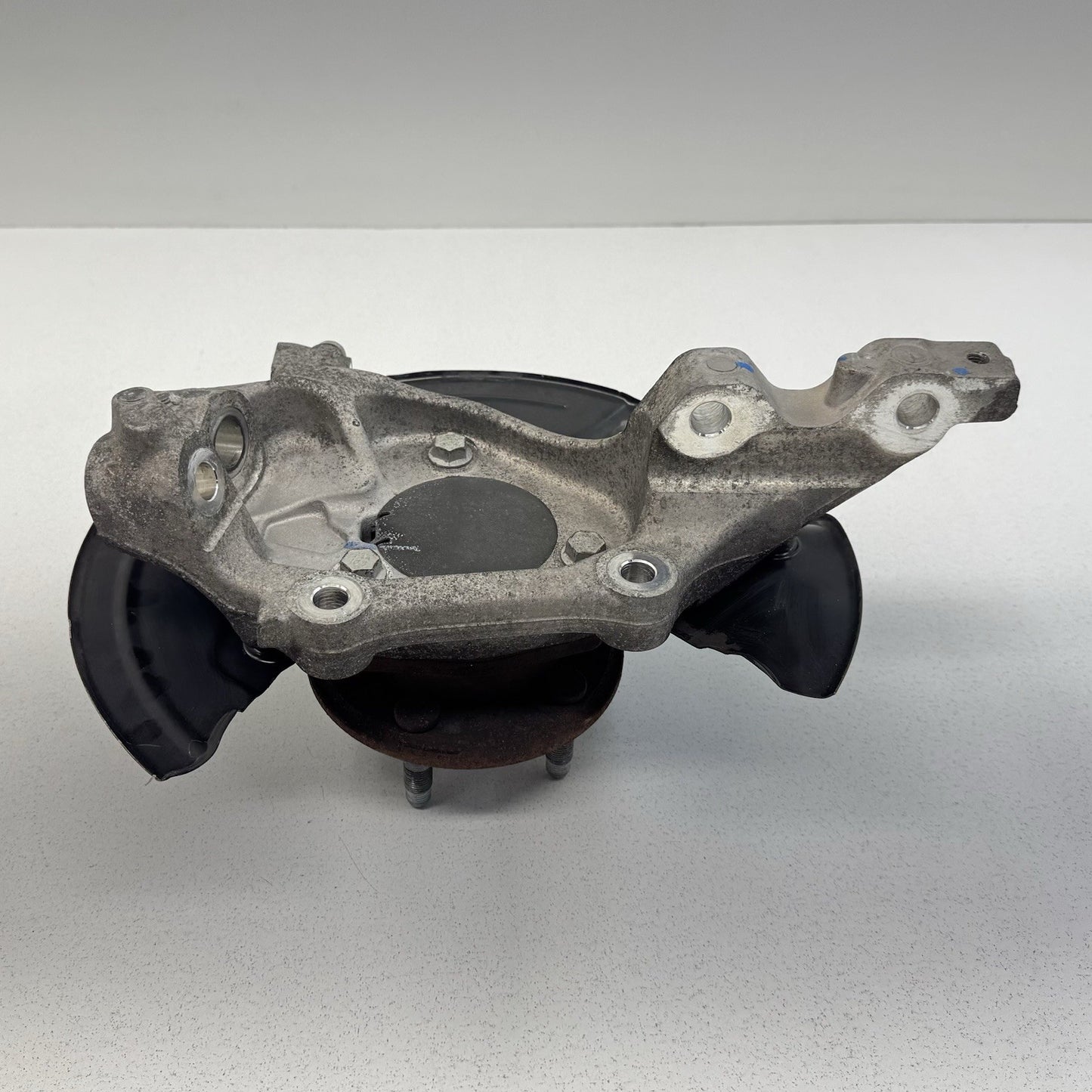 10-15 Chevrolet Camaro SS Right Front Spindle Knuckle Hub Wheel Bearing OEM
