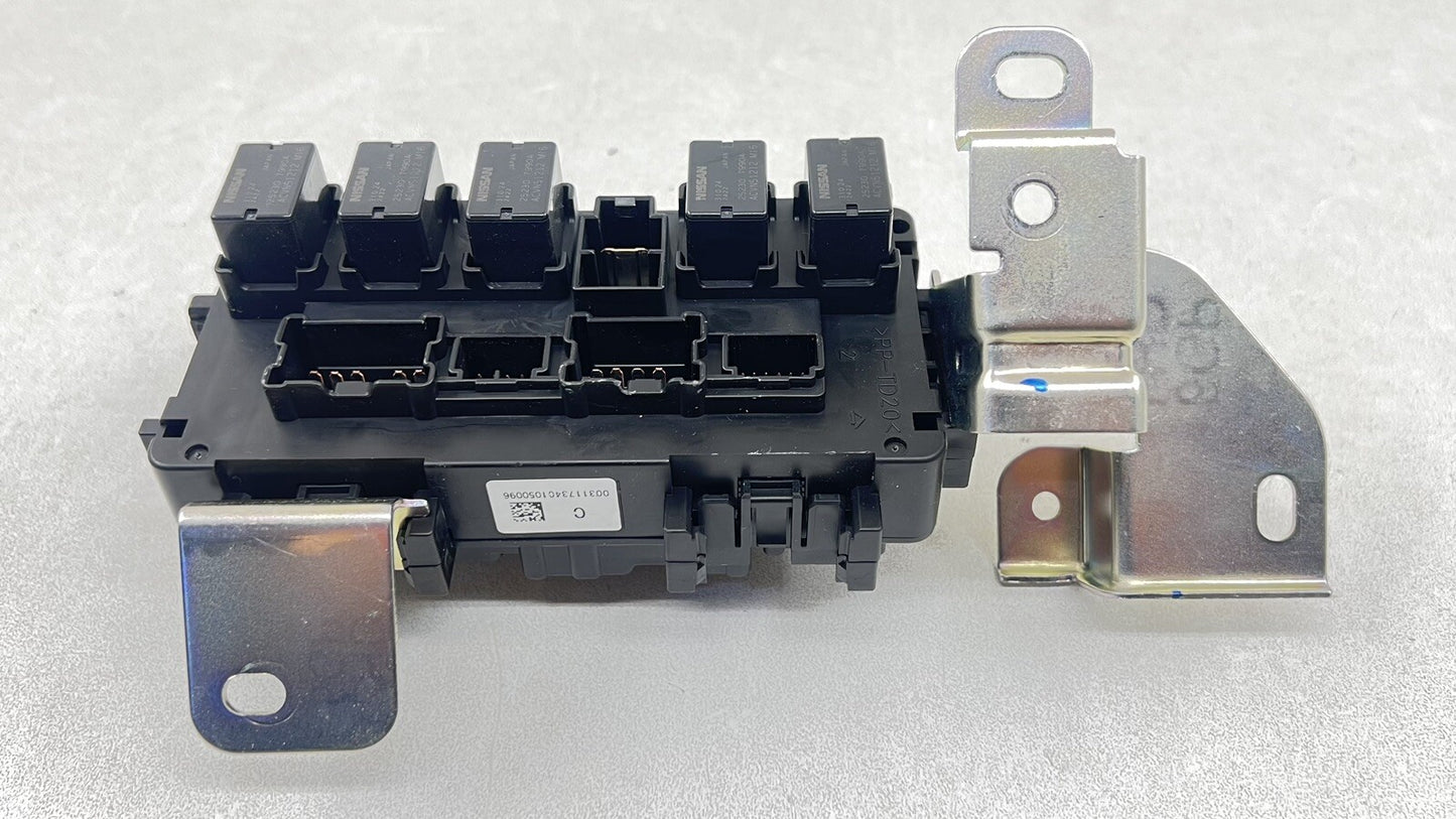 22-25 NISSAN Z INTERIOR CABIN FUSE RELAY JUNCTION BOX WITH BRACKET OEM