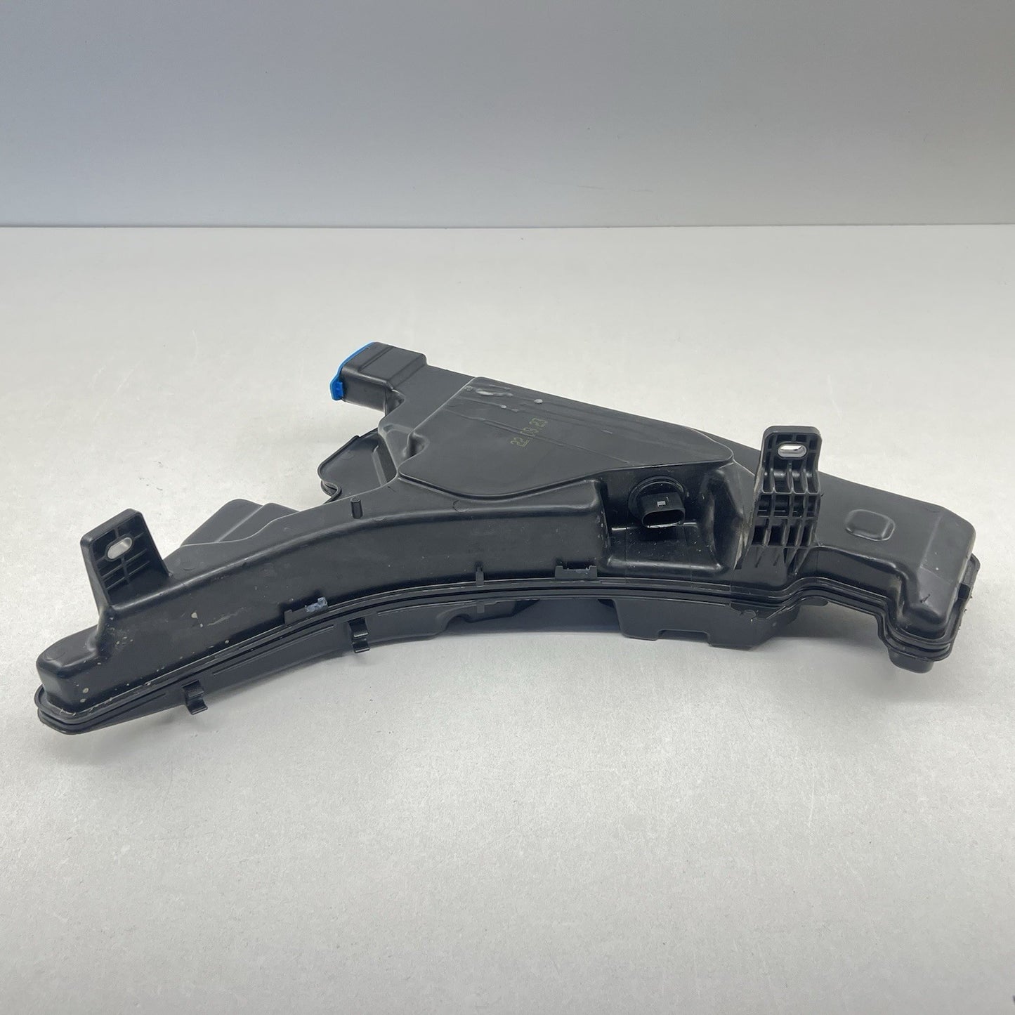 17-24 AUDI A4 S4 WINDSHIELD WASHER RESERVOIR TANK BOTTLE 8W0955451L OEM