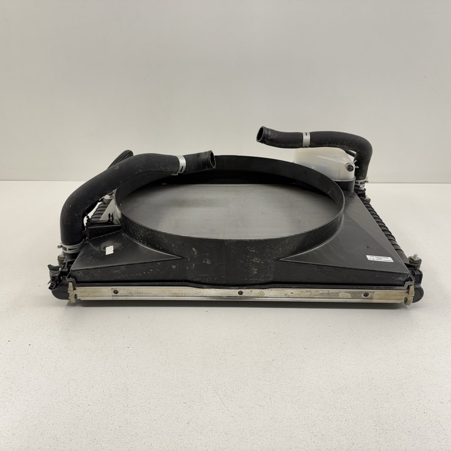 16-23 Toyota Tacoma 3.5L Automatic Engine Radiator With Fan Shroud Assembly OEM