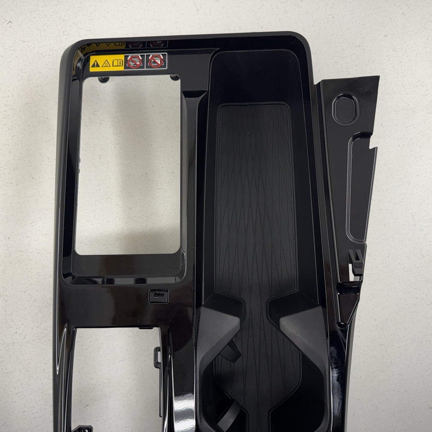 25-26 Toyota Camry Center Console Upper Panel With Cup Holders OEM