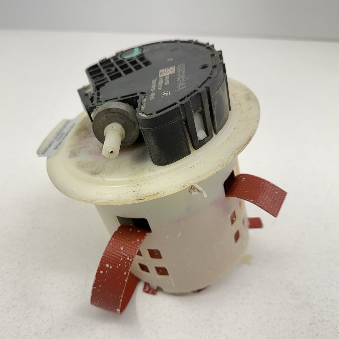 19-24 2500 3500 6.7L Diesel Exhaust Fluid DEF Pump Module Assembly 7660575AA OEM