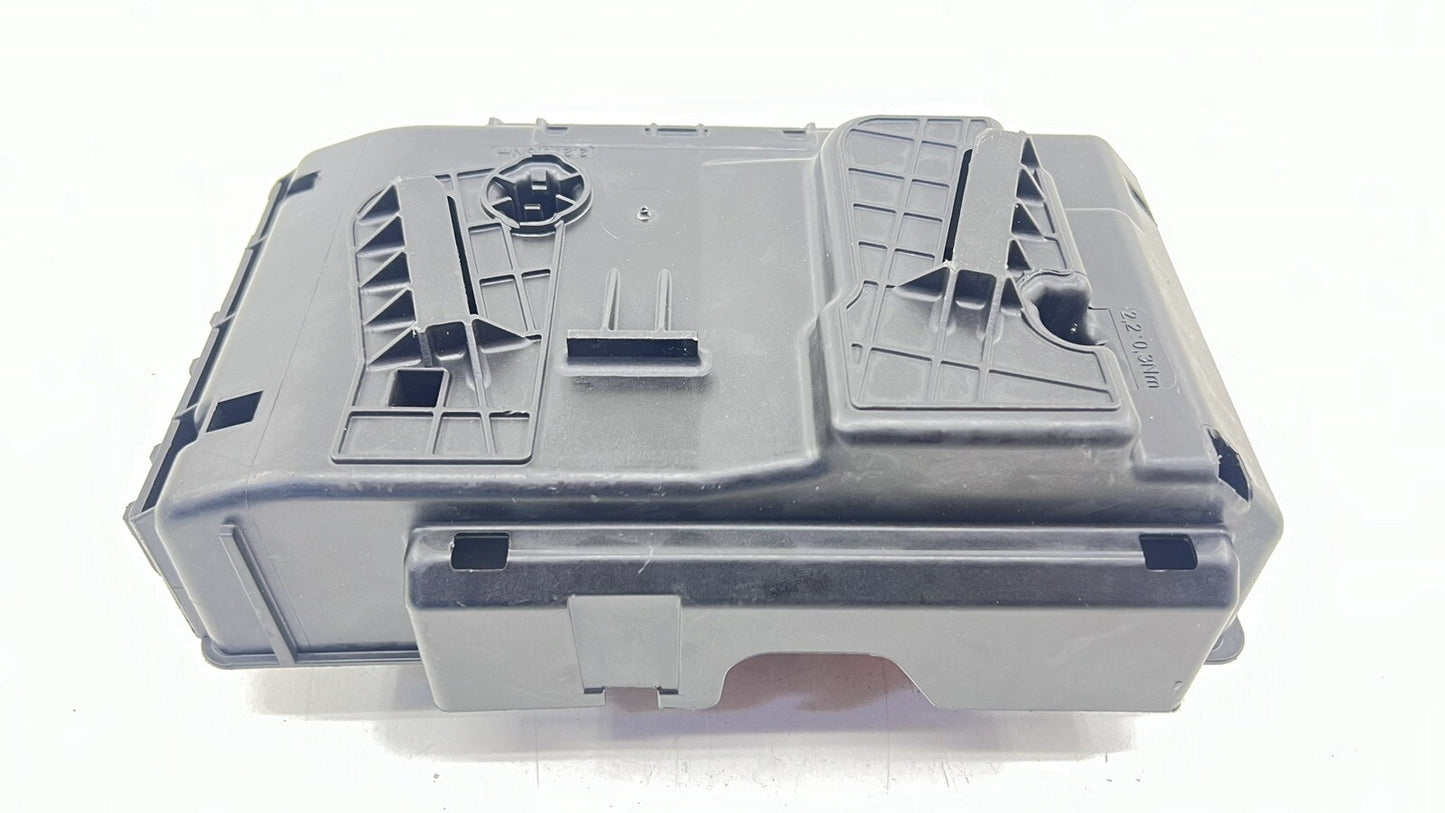 15-18 MERCEDES-BENZ C63S W205 REAR FUSE RELAY JUNCTION BOX A 205 906 85 01 OEM