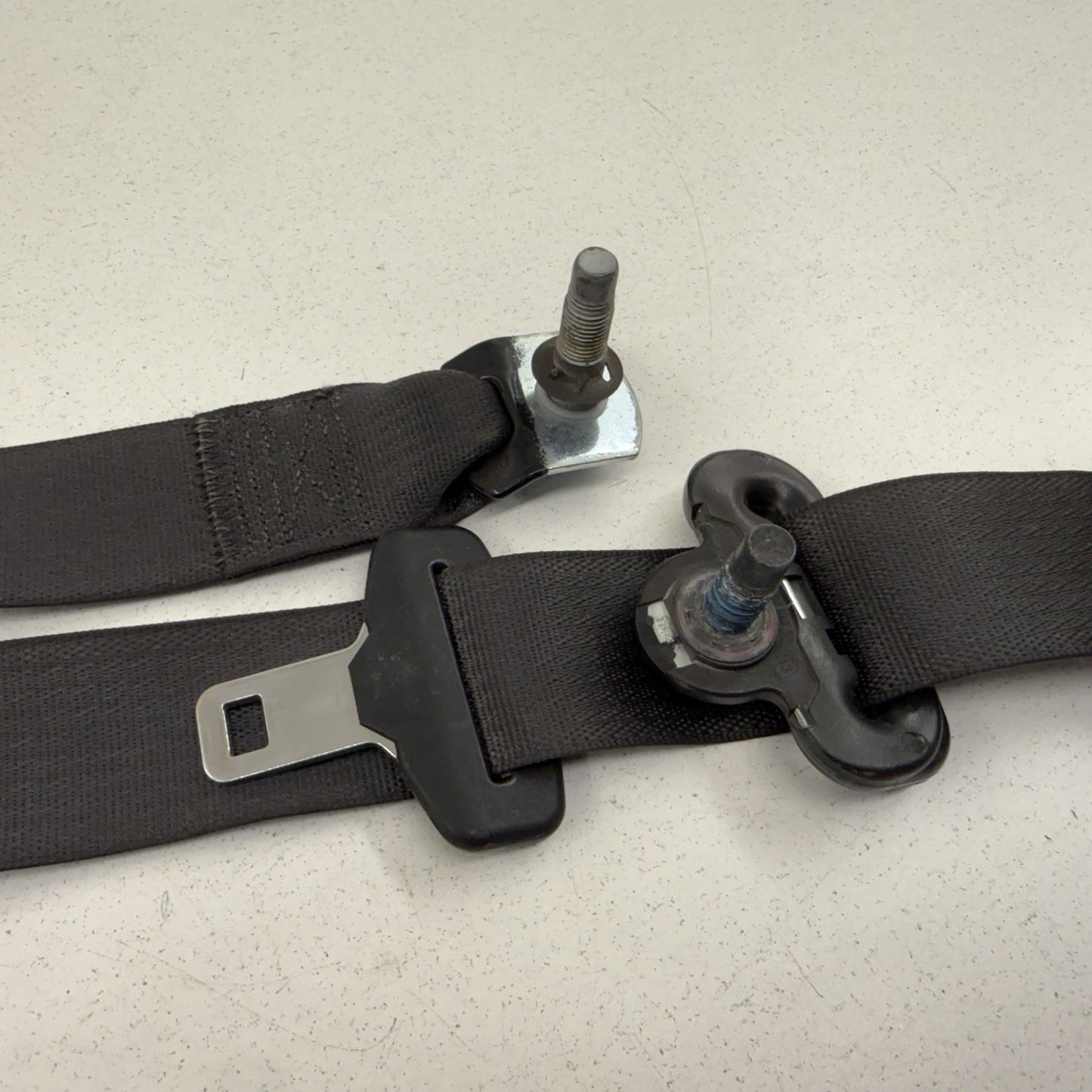 19-24 Ram 2500 3500 Rear Seatbelt Seat Belt Retractor Set Black OEM