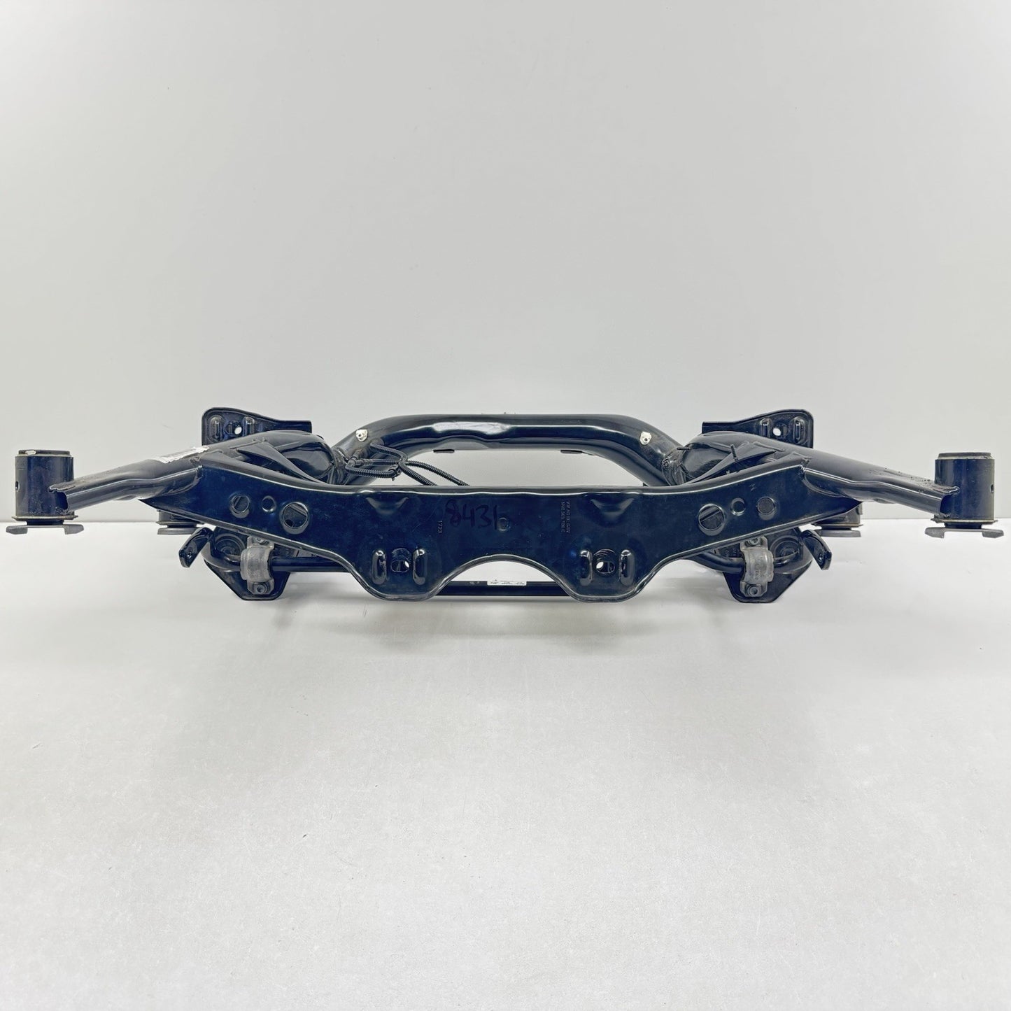 22-25 VOLKSWAGEN GOLF R MK8 REAR SUBFRAME CROSSMEMBER CRADLE WITH SWAY BAR OEM