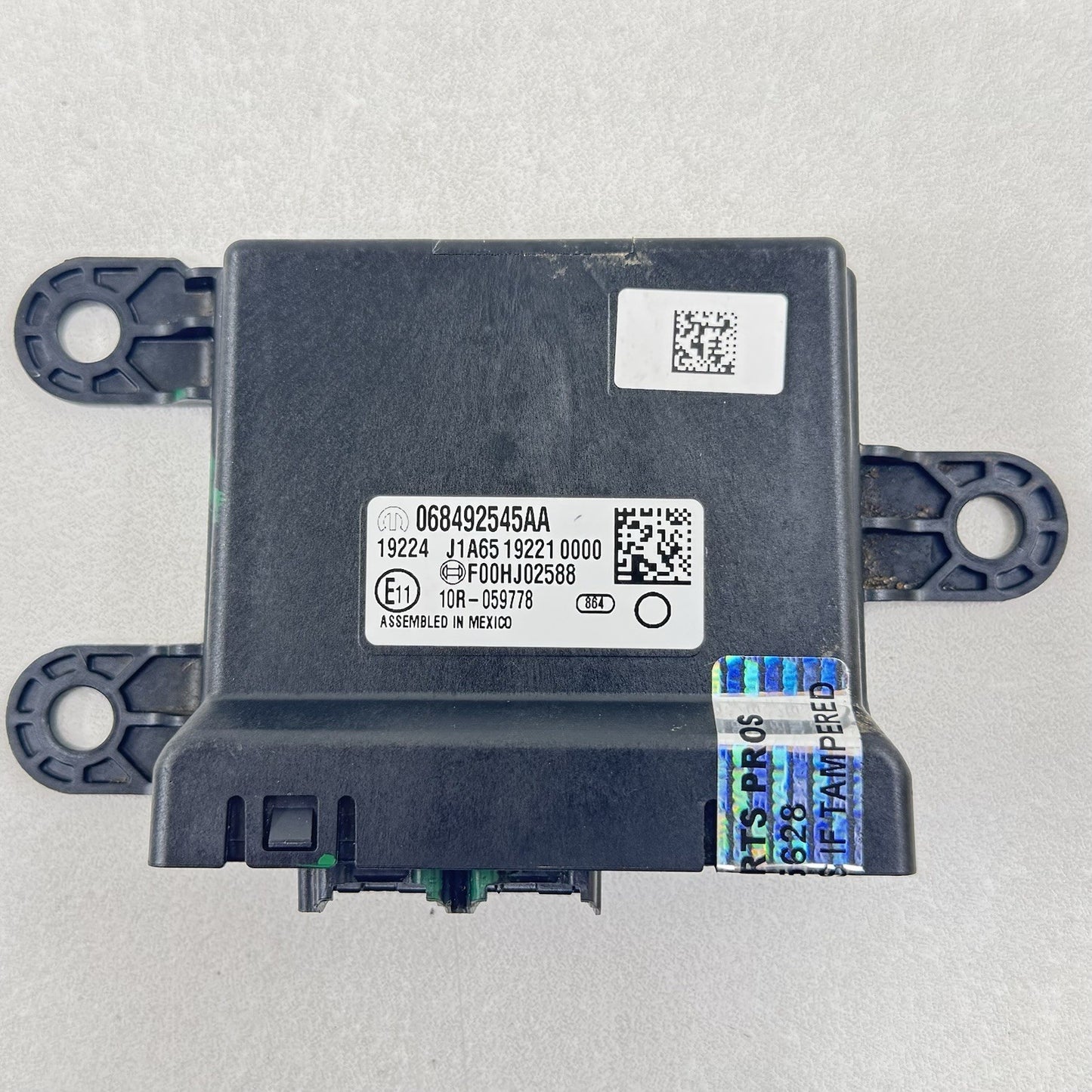 19-23 Ram 1500 2500 3500 Network Gateway Control Module 068492545AA OEM