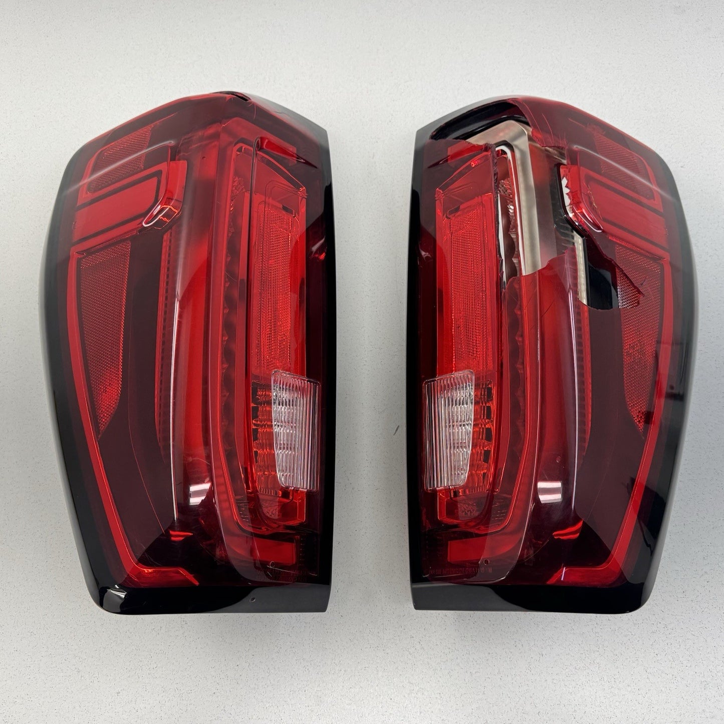 20-23 GMC Sierra 2500 3500 Rear Taillight Lamp Pair Left & Right LED OEM *NOTE*
