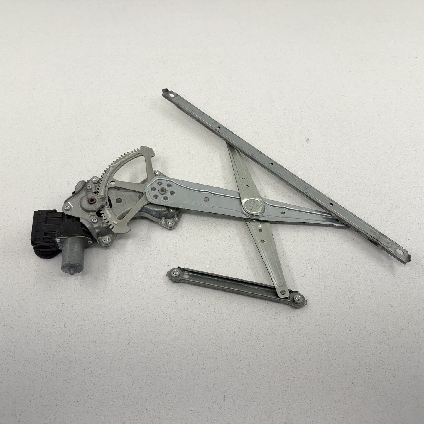 21-26 Lexus IS300 IS350 IS500 Right Front Door Glass Window Regulator Motor OEM