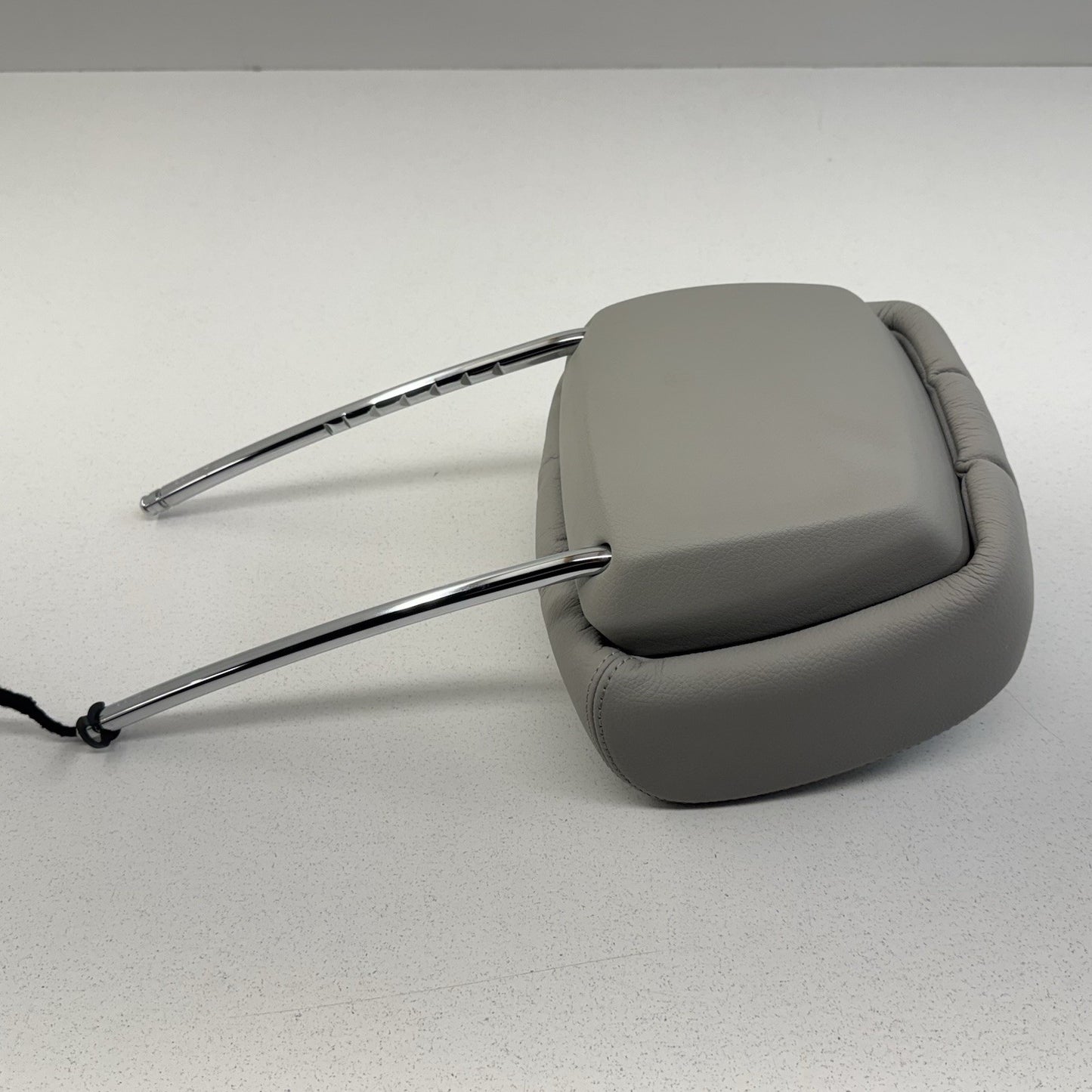 12-18 Mercedes W218 CLS550 Front Seat Headrest Head Rest Left Or Right Gray OEM