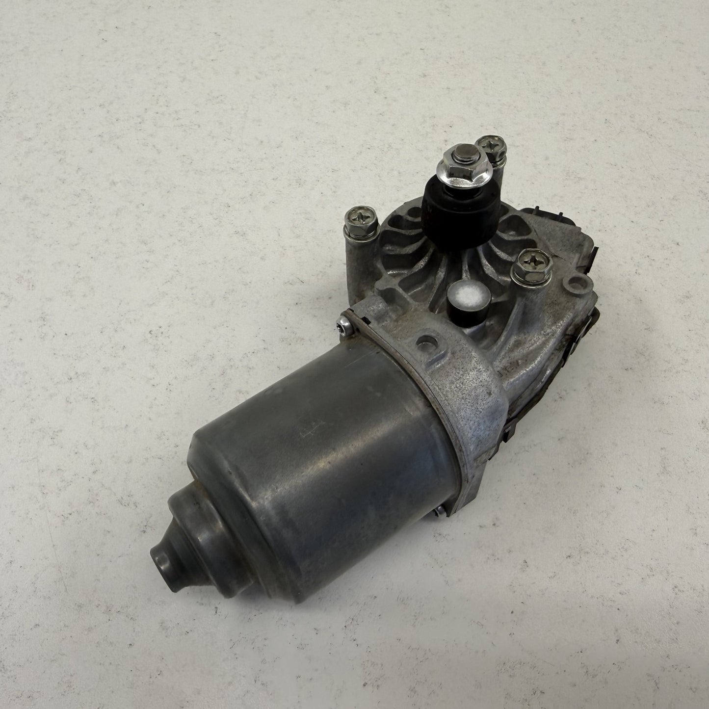 2010-2015 Chevrolet Camaro Front Windshield Wiper Motor 20955389 OEM