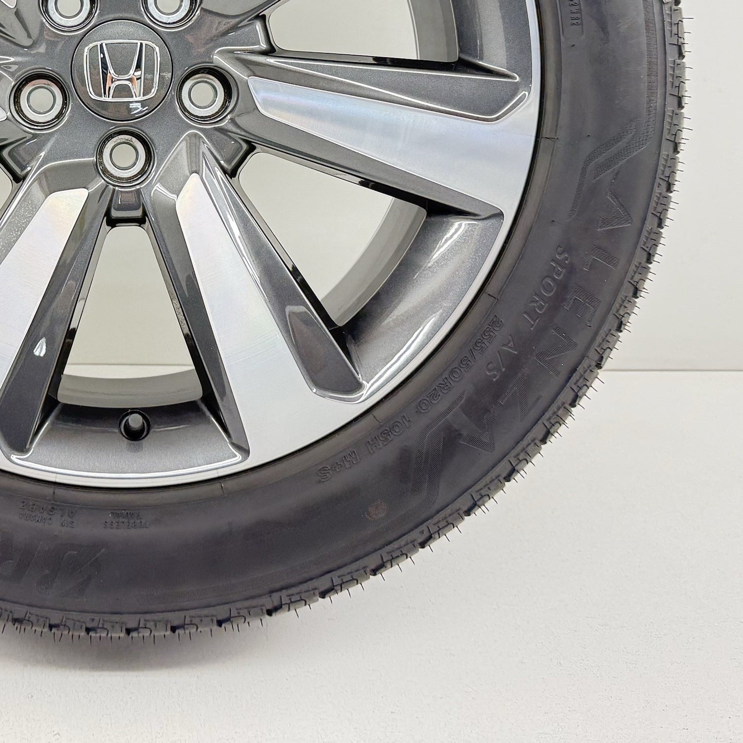 23-25 Honda Pilot Touring 20" 20x8 Wheel Rim W/ Tire 42700-T90-A21 Factory OEM