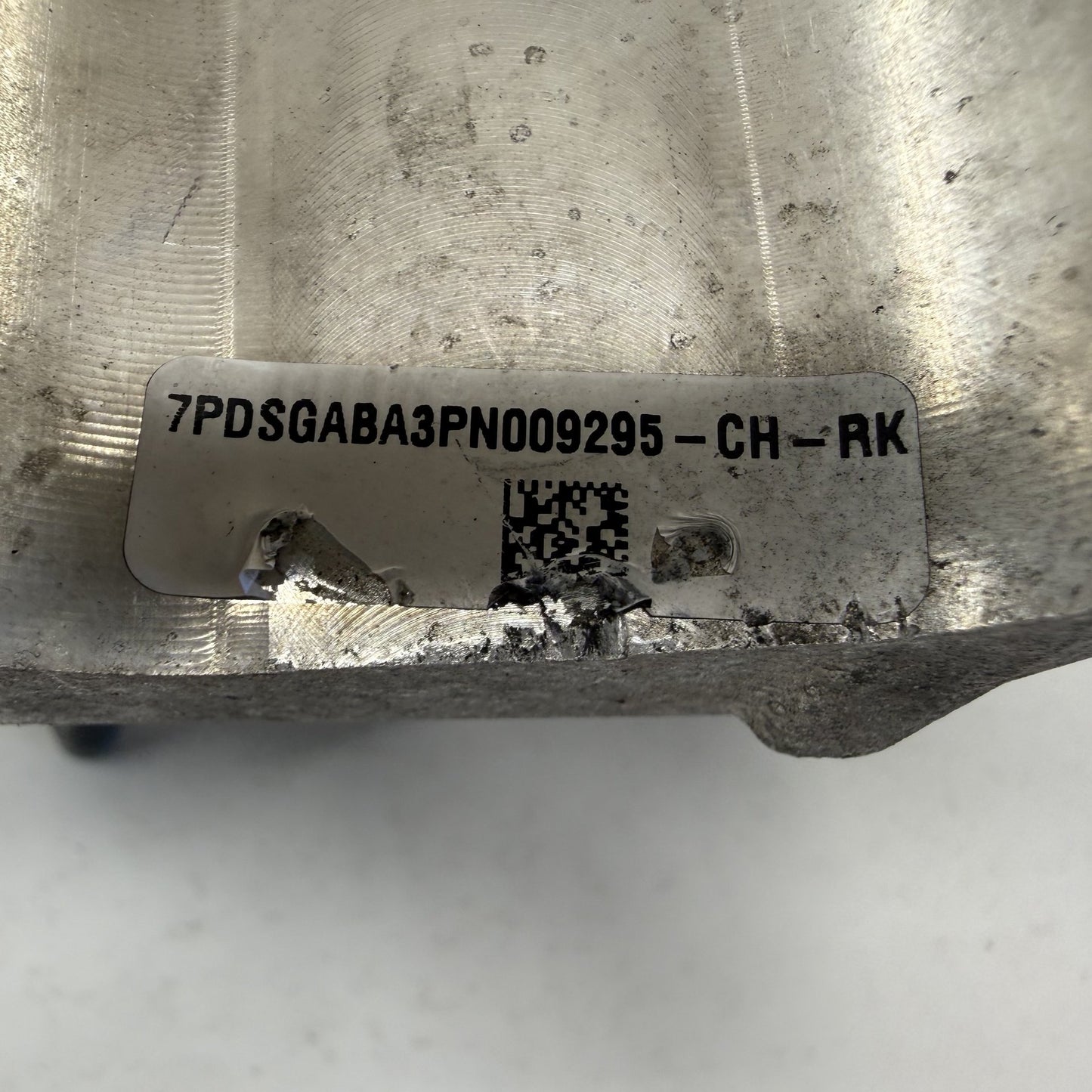 2022-2024 Rivian R1S R1T Right Rear Spindle Knuckle Hub Wheel Bearing OEM